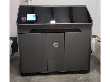Frontansicht der HP MJF 580  Maschine