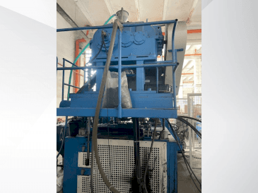 Frontansicht der KAUTEX KEB 120 Maschine
