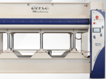 Frontansicht der OMC PL 90s  Maschine