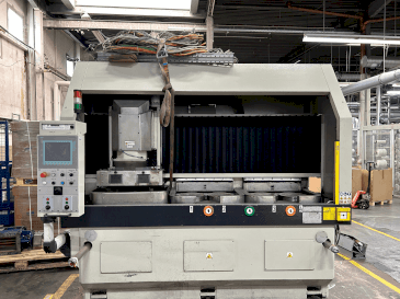 Frontansicht der Lodi VHP 300 4T CN Maschine