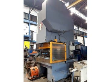 Frontansicht der Sangiacomo T.450 RCE  Maschine