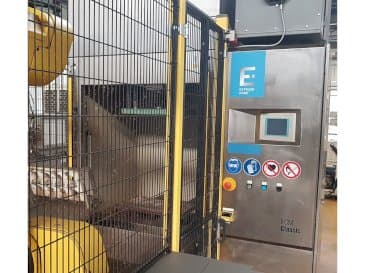 Frontansicht der Extrude Hone Classic 1A-450-43-P-M  Maschine