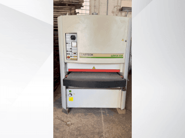 Frontansicht der BIESSE Levia 110 Maschine