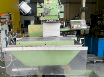 Frontansicht der HERMLE UWF 802M  Maschine