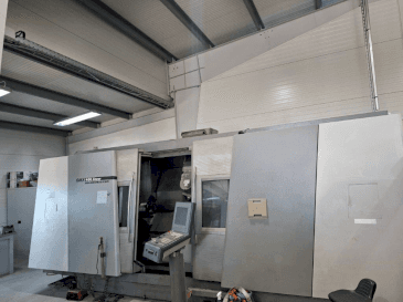 Frontansicht der DMG Gildemeister GMX 400 linear  Maschine