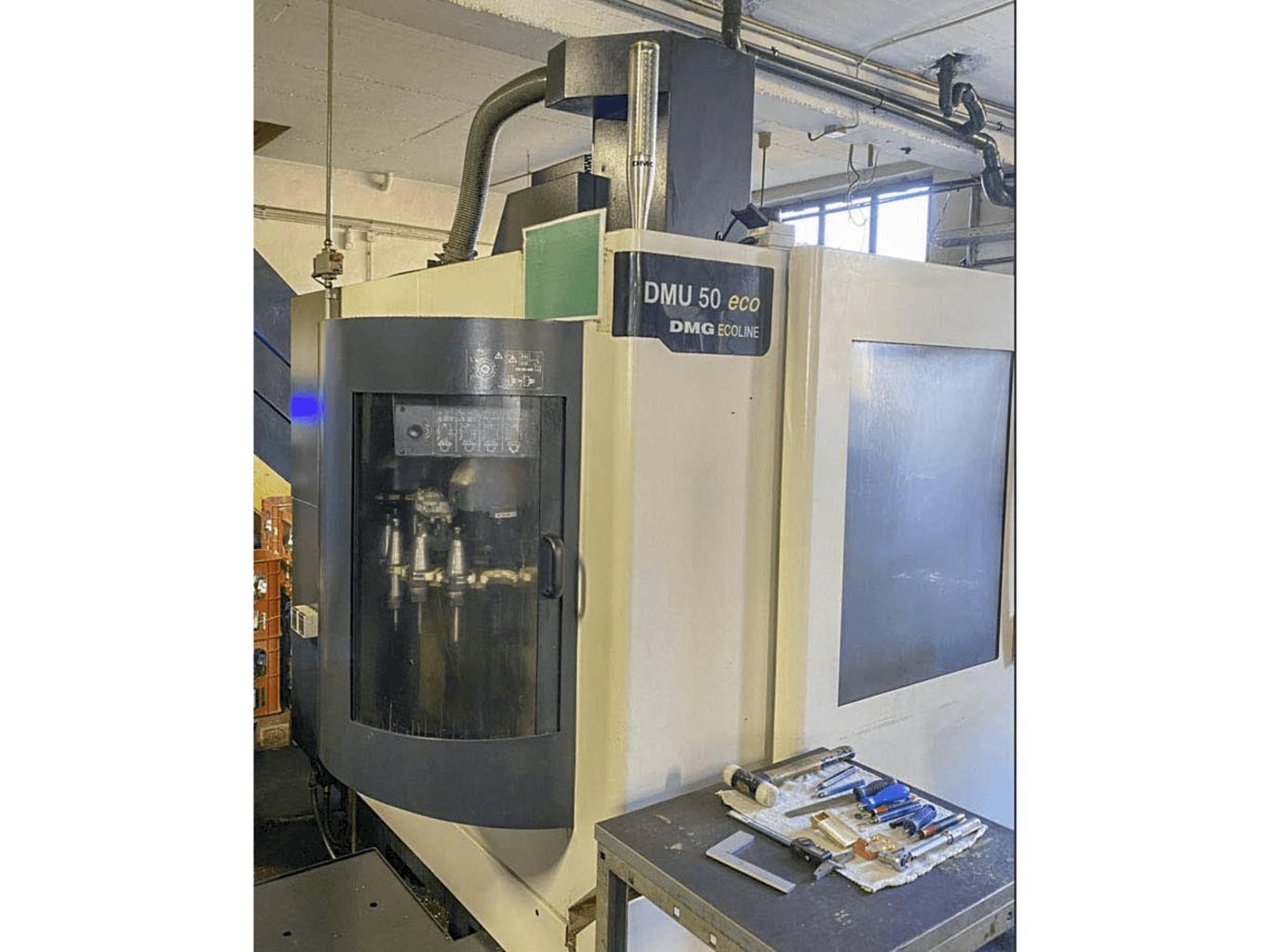 Frontansicht der DMG MORI DMU 50 eco Maschine