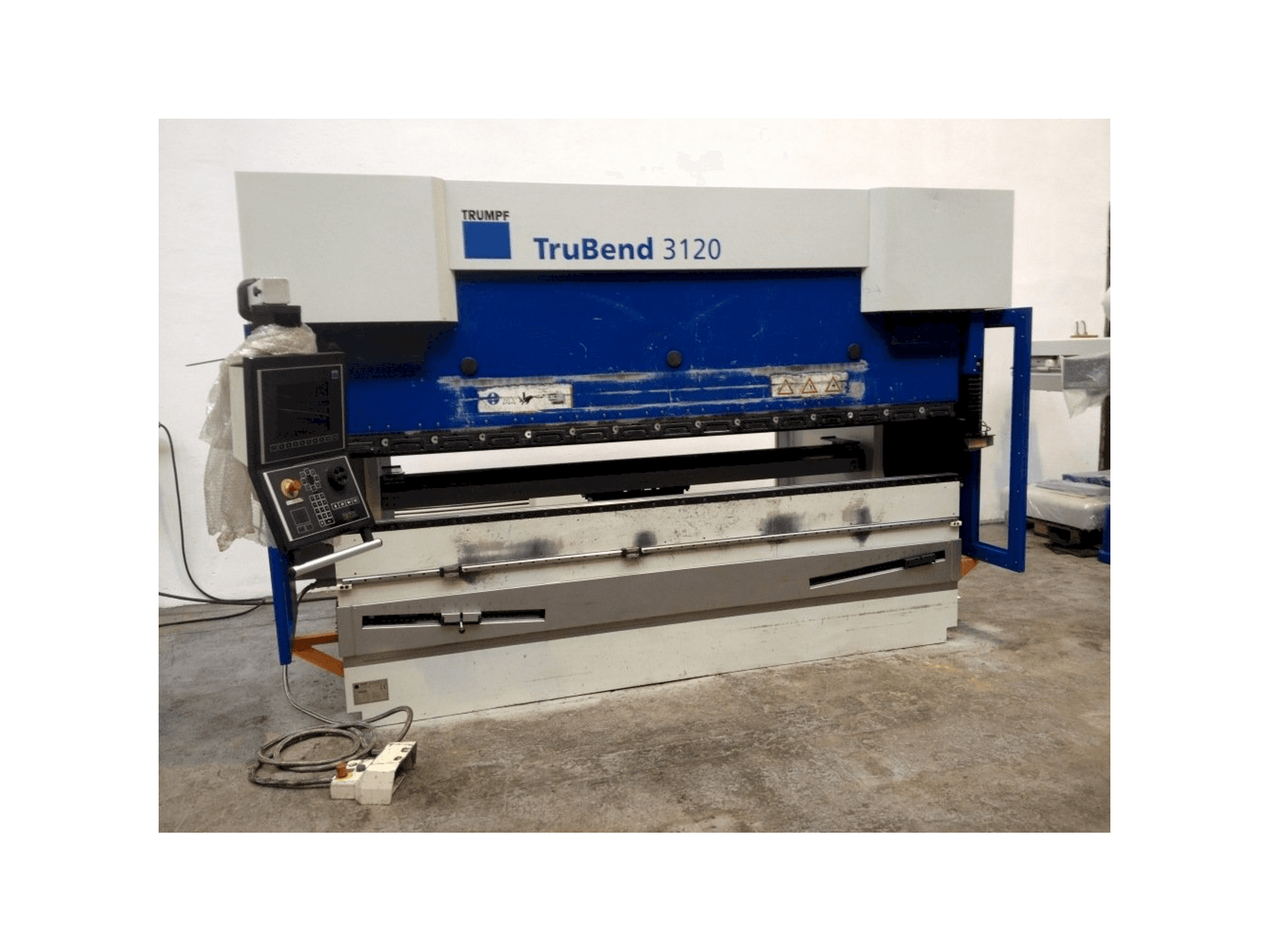 Front view of Trumpf TruBend 3120 machine