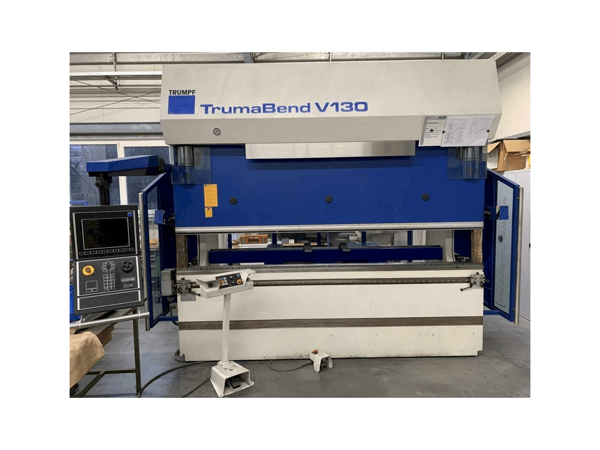 Frontansicht der Trumpf TrumaBend V130X Maschine