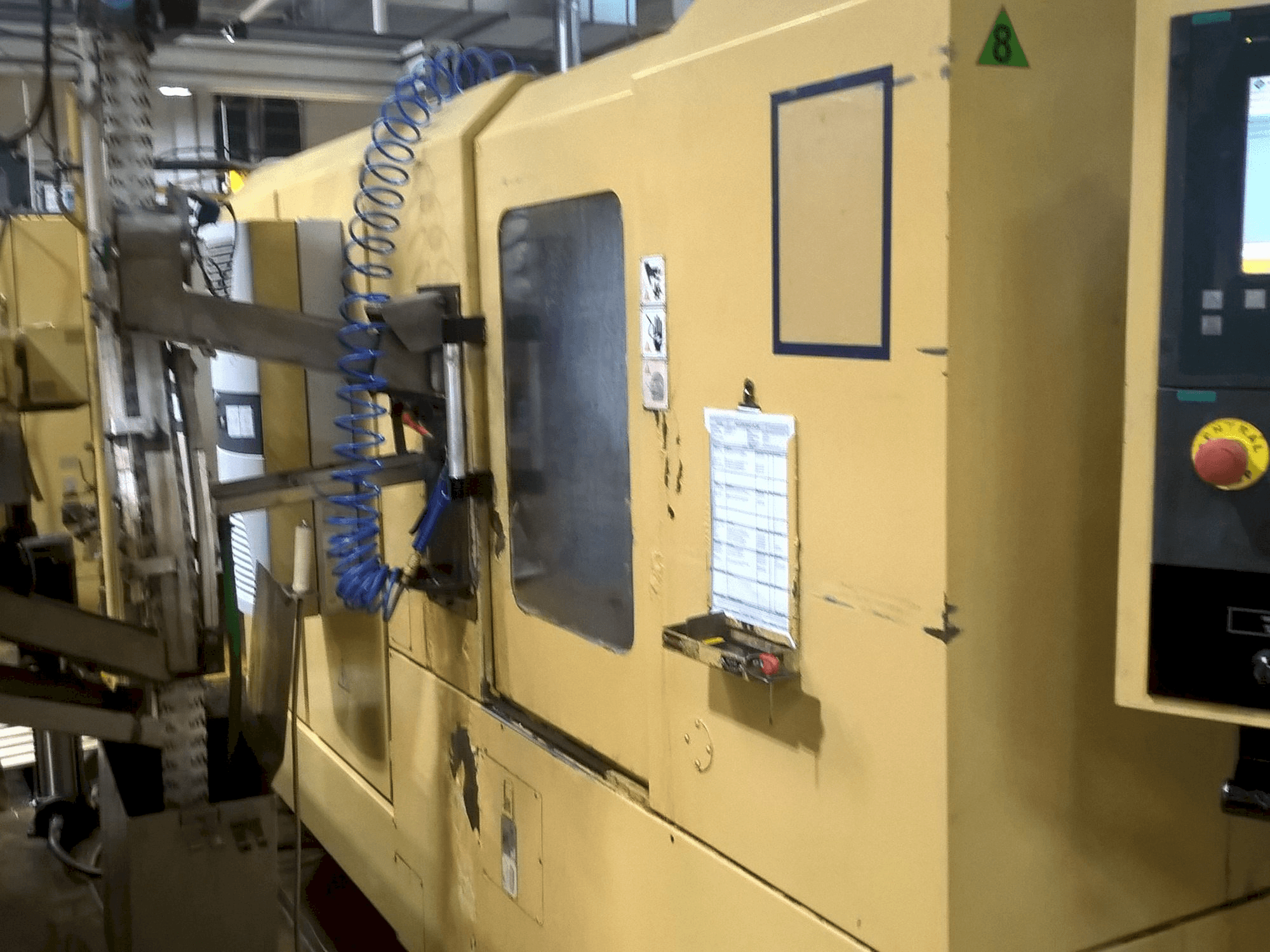 Rechte Seitenansicht der TAJMAC-ZPS SAL 100/4 Maschine