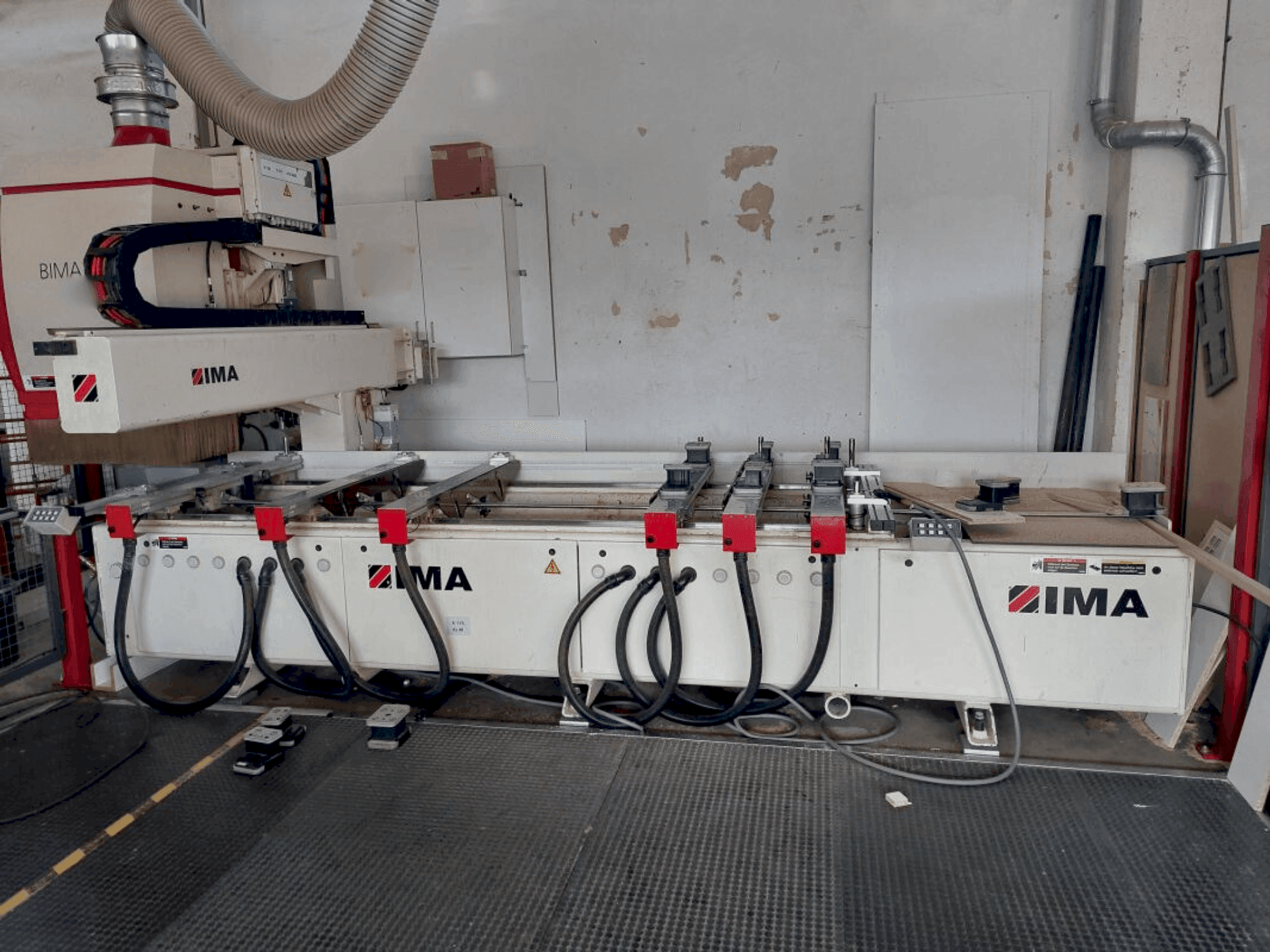 Frontansicht der IMA BIMA 310 120/300 Maschine