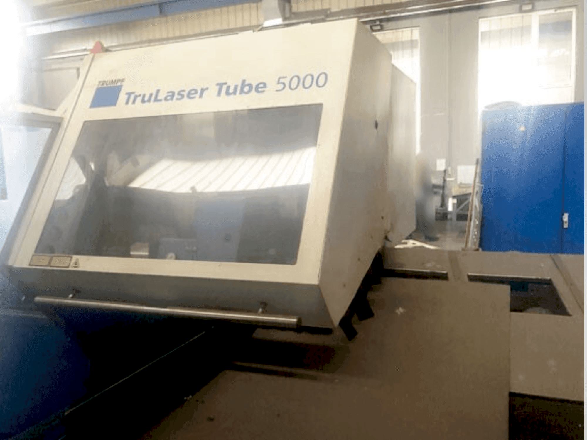 Frontansicht der TRUMPF tru laser tube 5000 Maschine