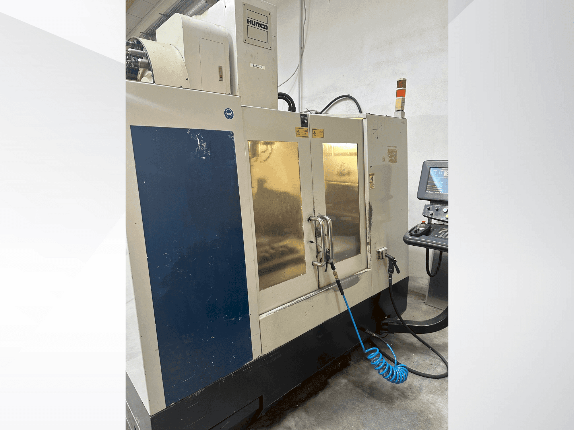 Frontansicht der Hurco BMC 2416 Maschine