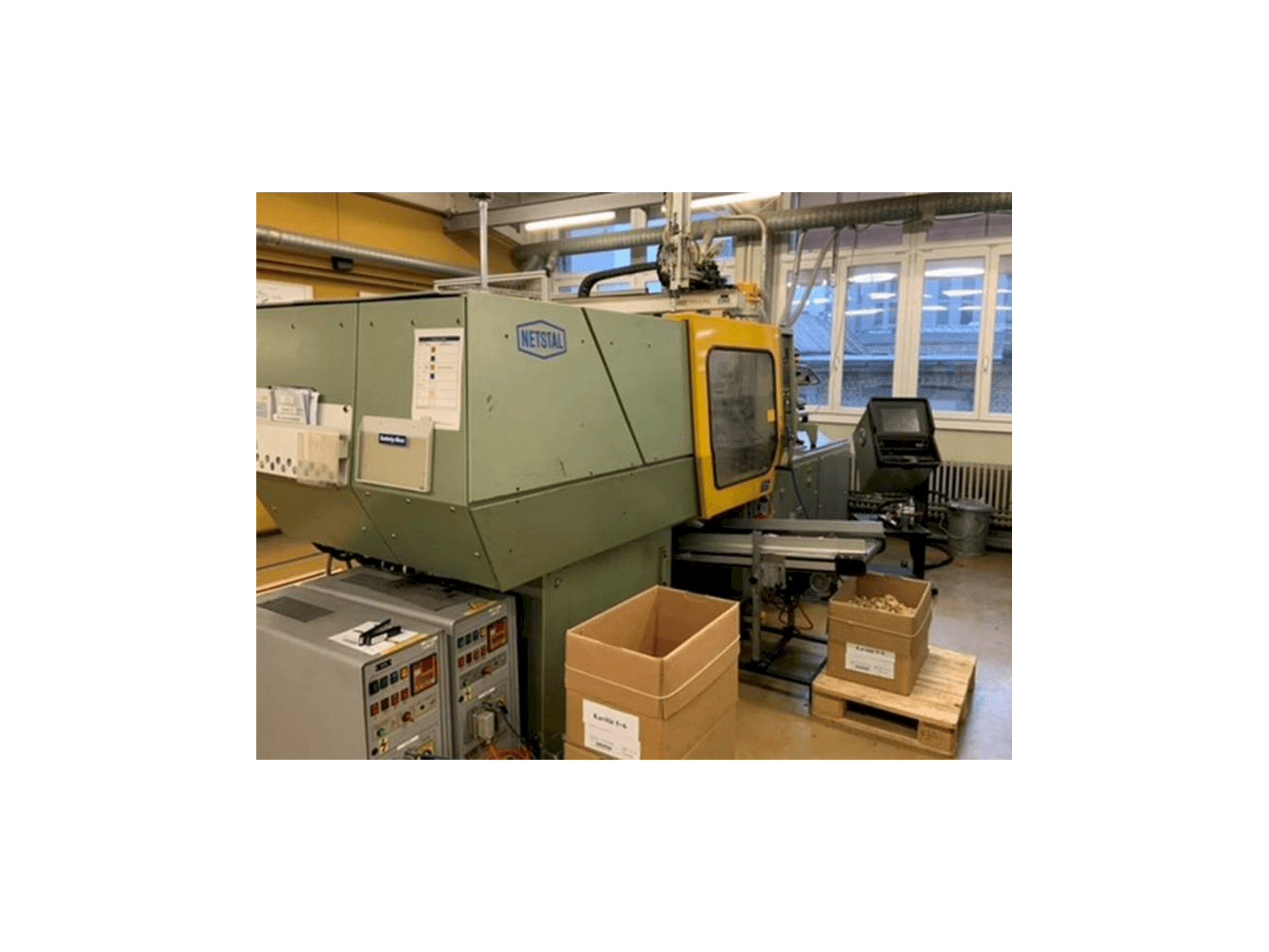 Frontansicht der Netstal Synergy 600-110 Maschine