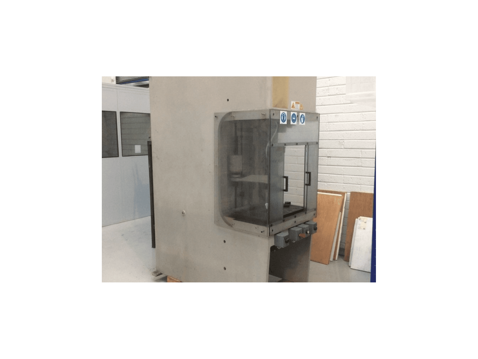 Frontansicht der ABEX Dension FN50-30H-0592E Maschine