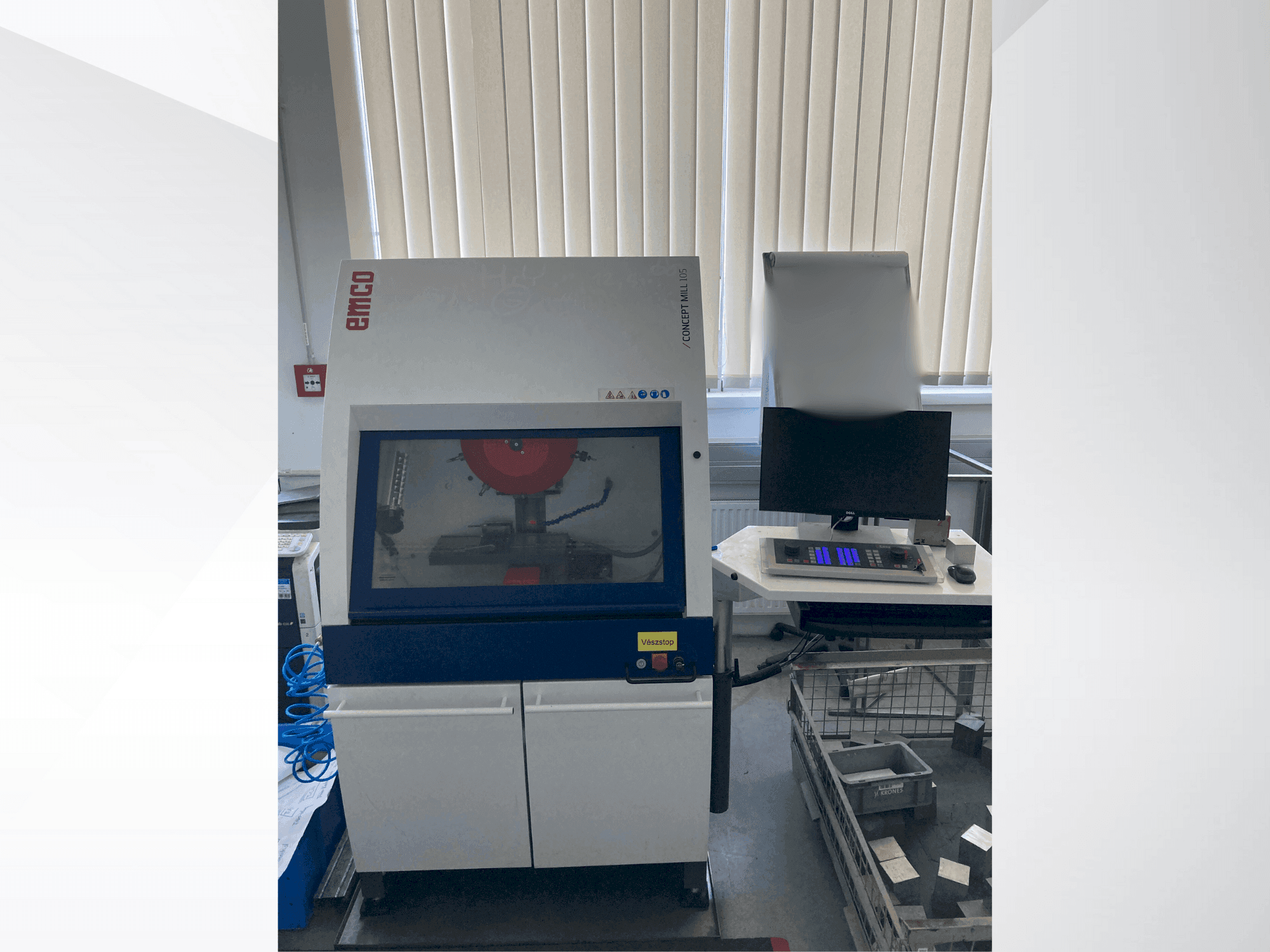 Frontansicht der EMCO Concept Mill 105 Maschine