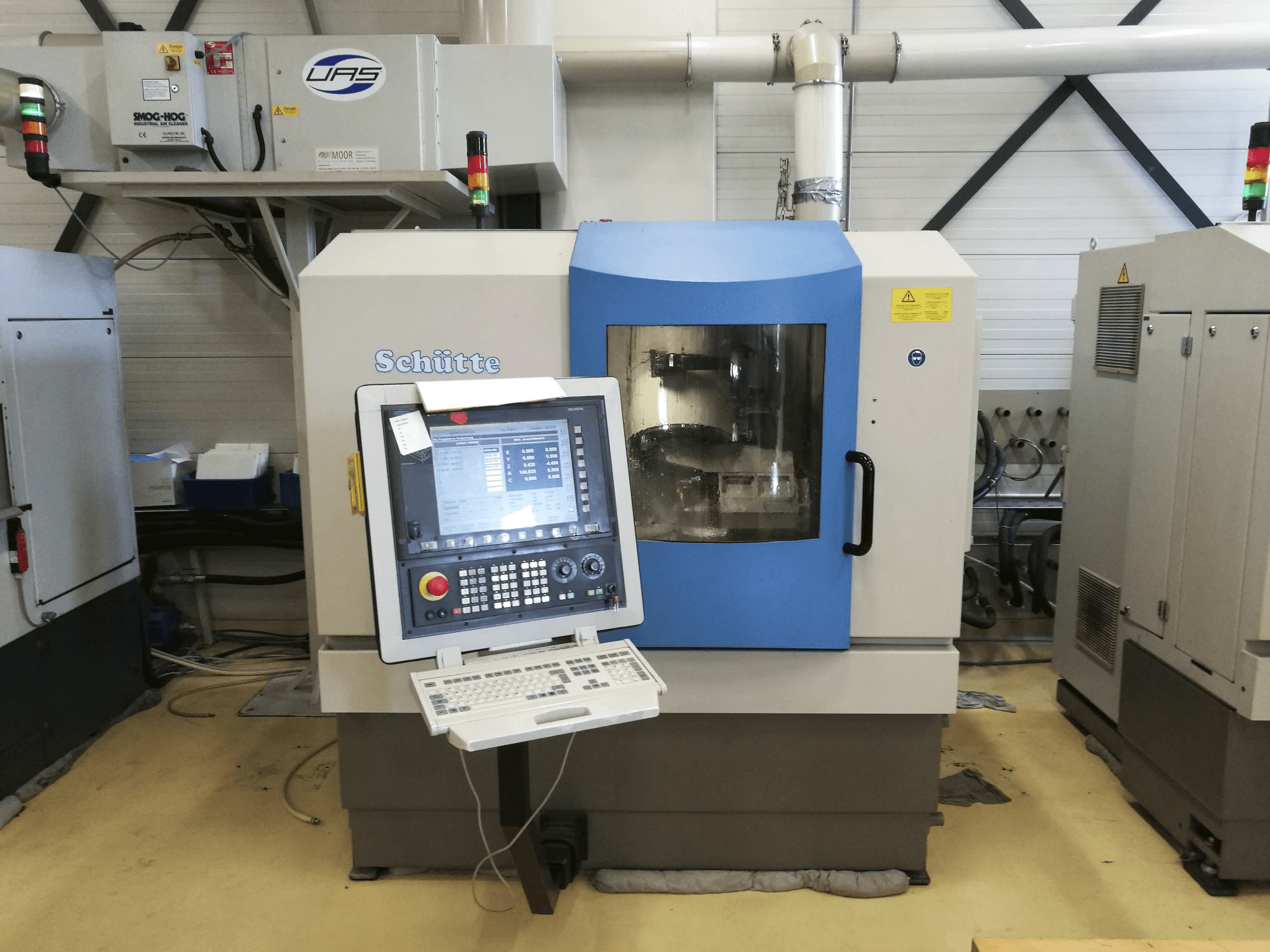 Frontansicht der Schuette WU305L Maschine