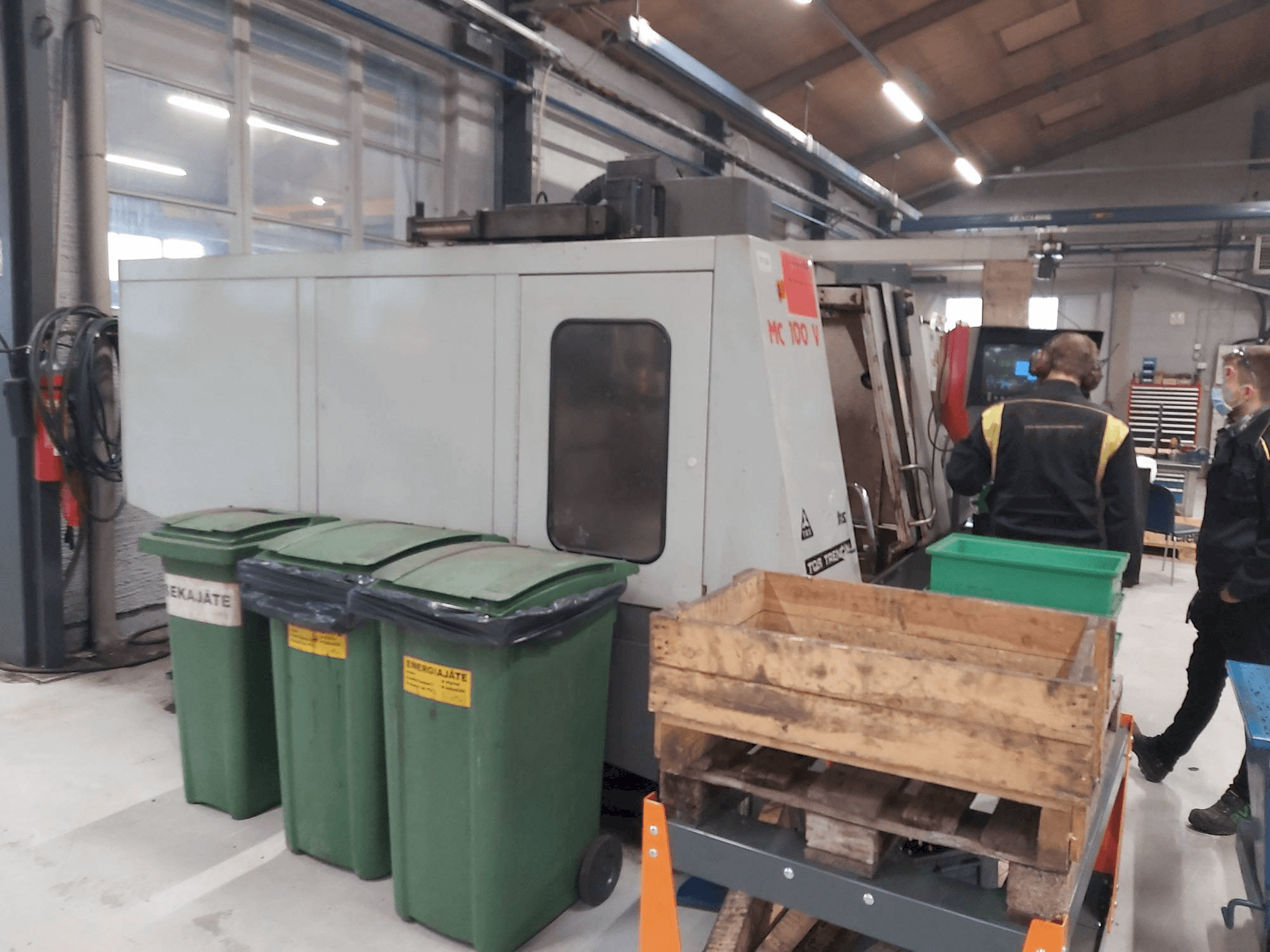 Frontansicht der TOS TRENCÍN MC 100 V Maschine