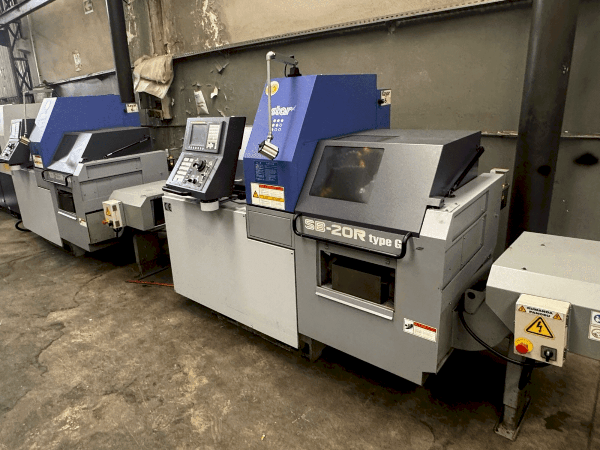 Front view of Goodway SW-20 machine