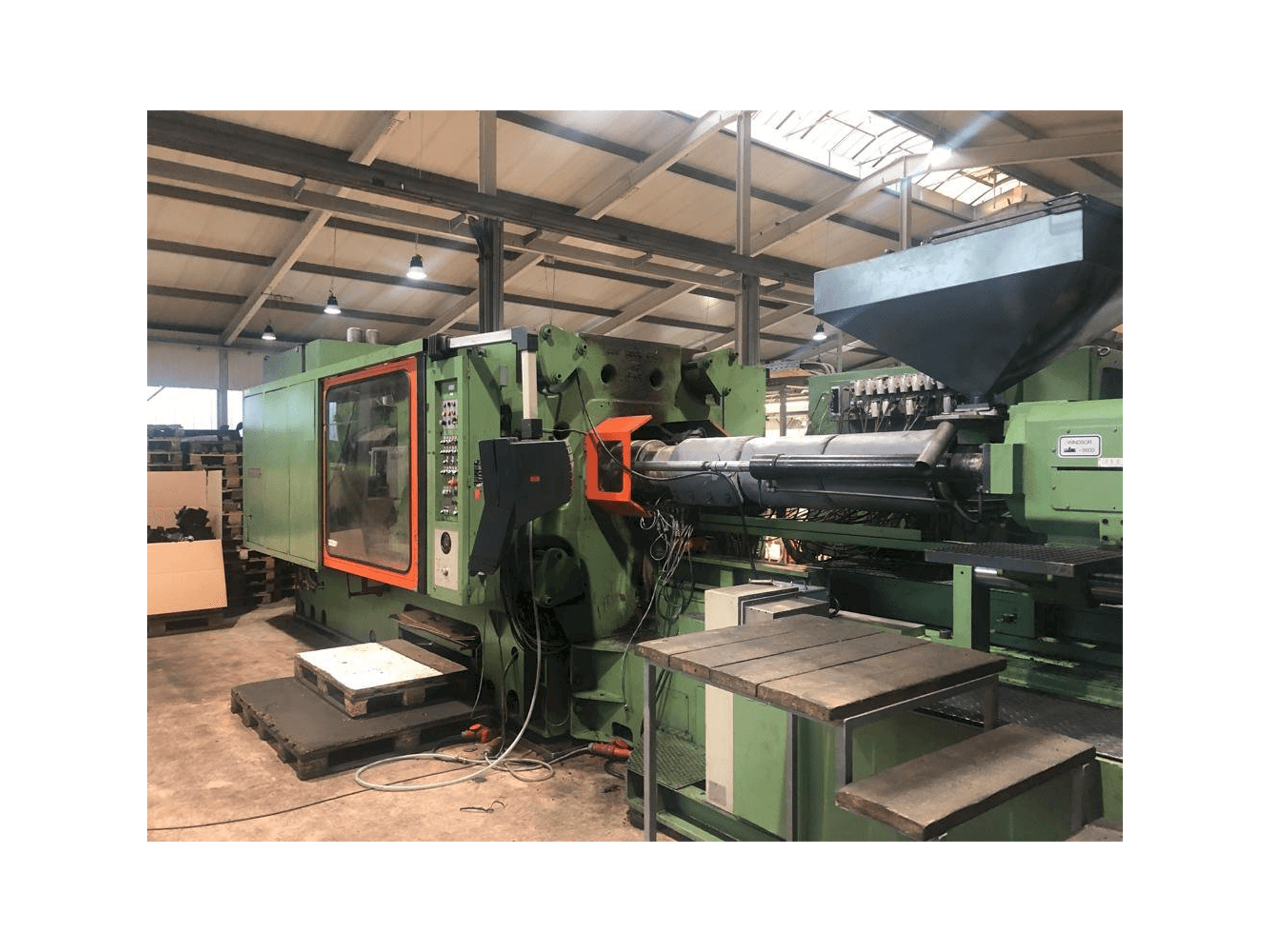 Linke Seitenansicht der Windsor W1000 Maschine