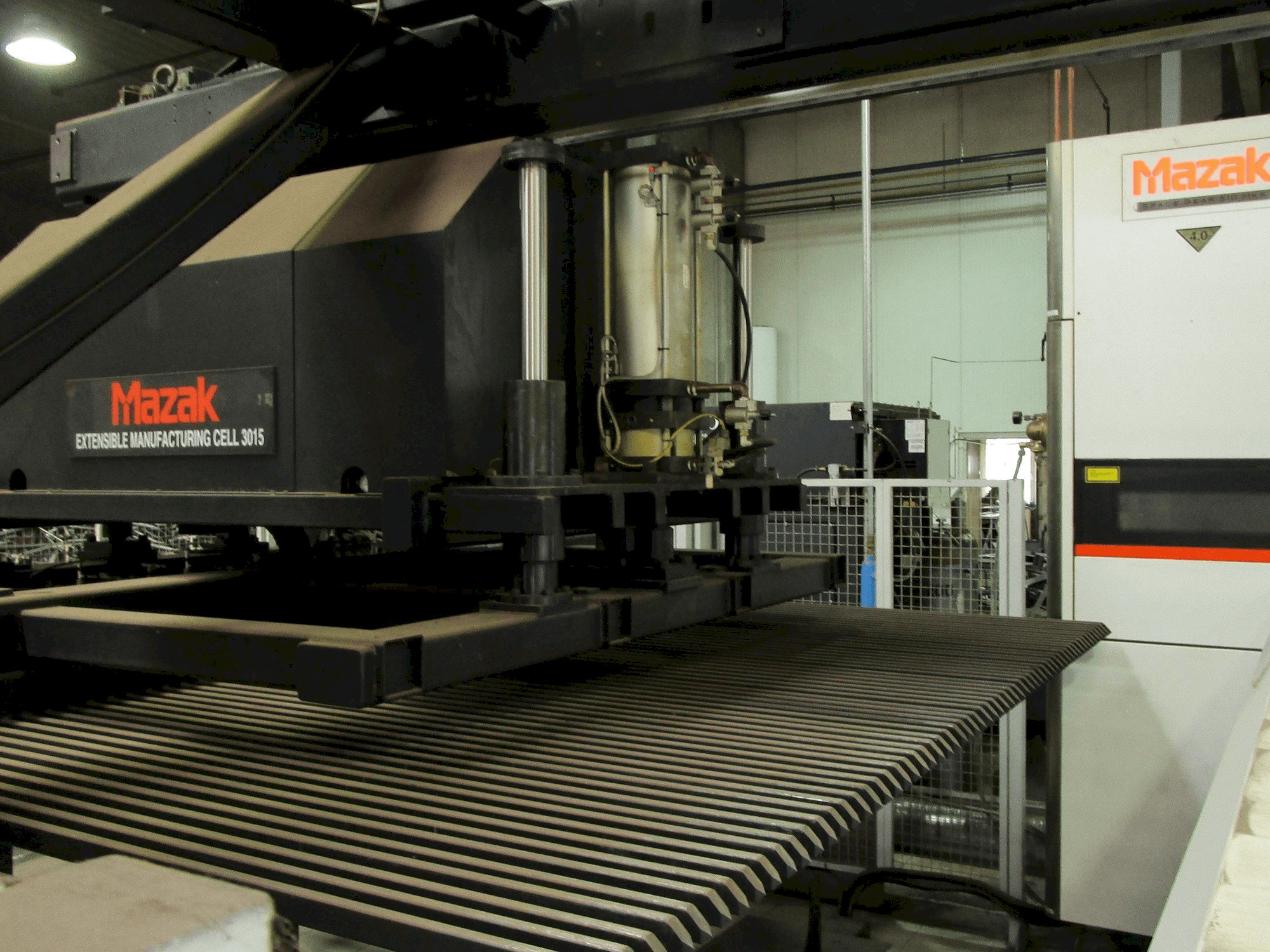 Frontansicht der Mazak Space Gear 510 MKII 4kW Maschine