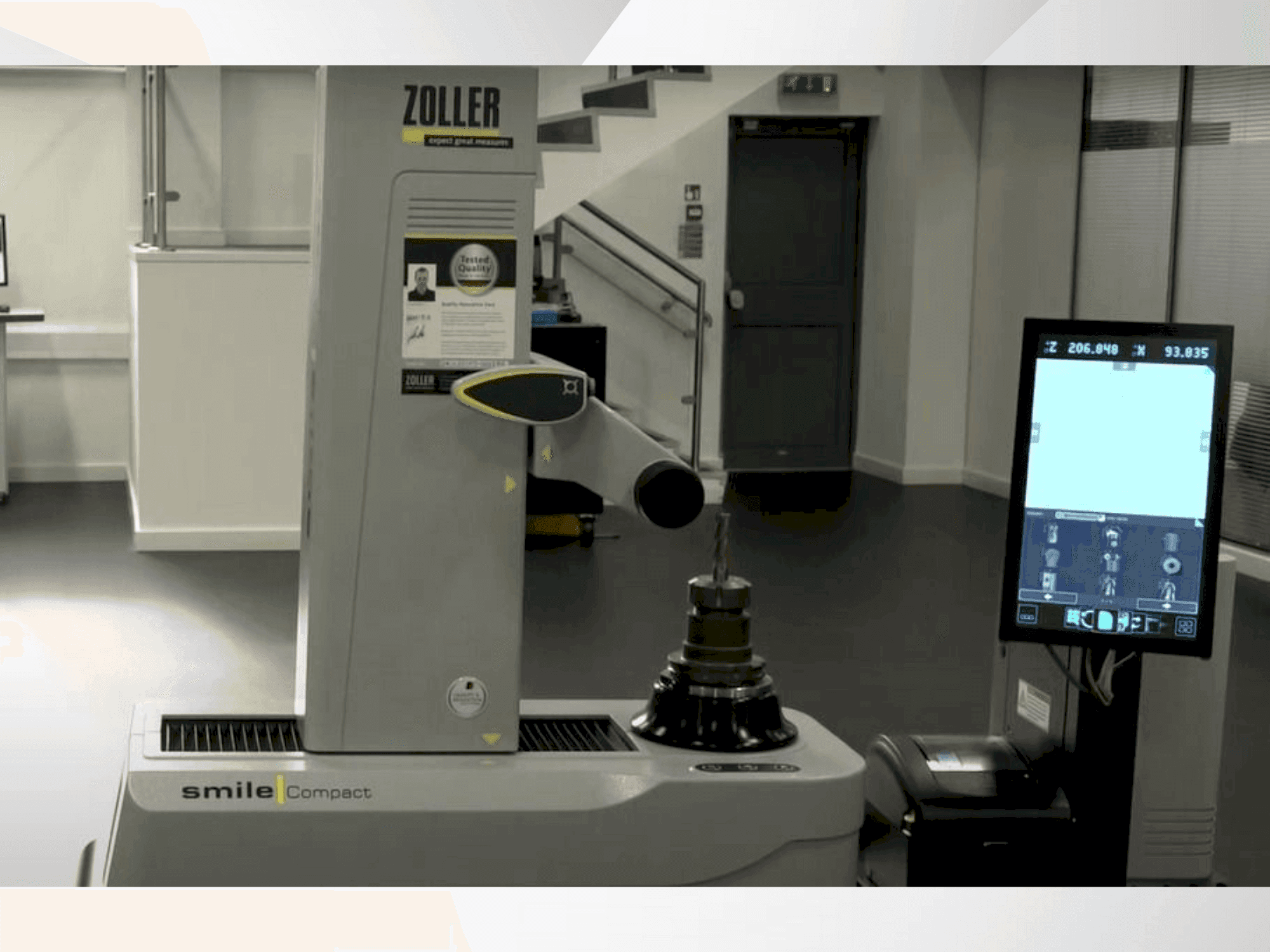 Front view of Zoller Smile Pilot 4.0 machine