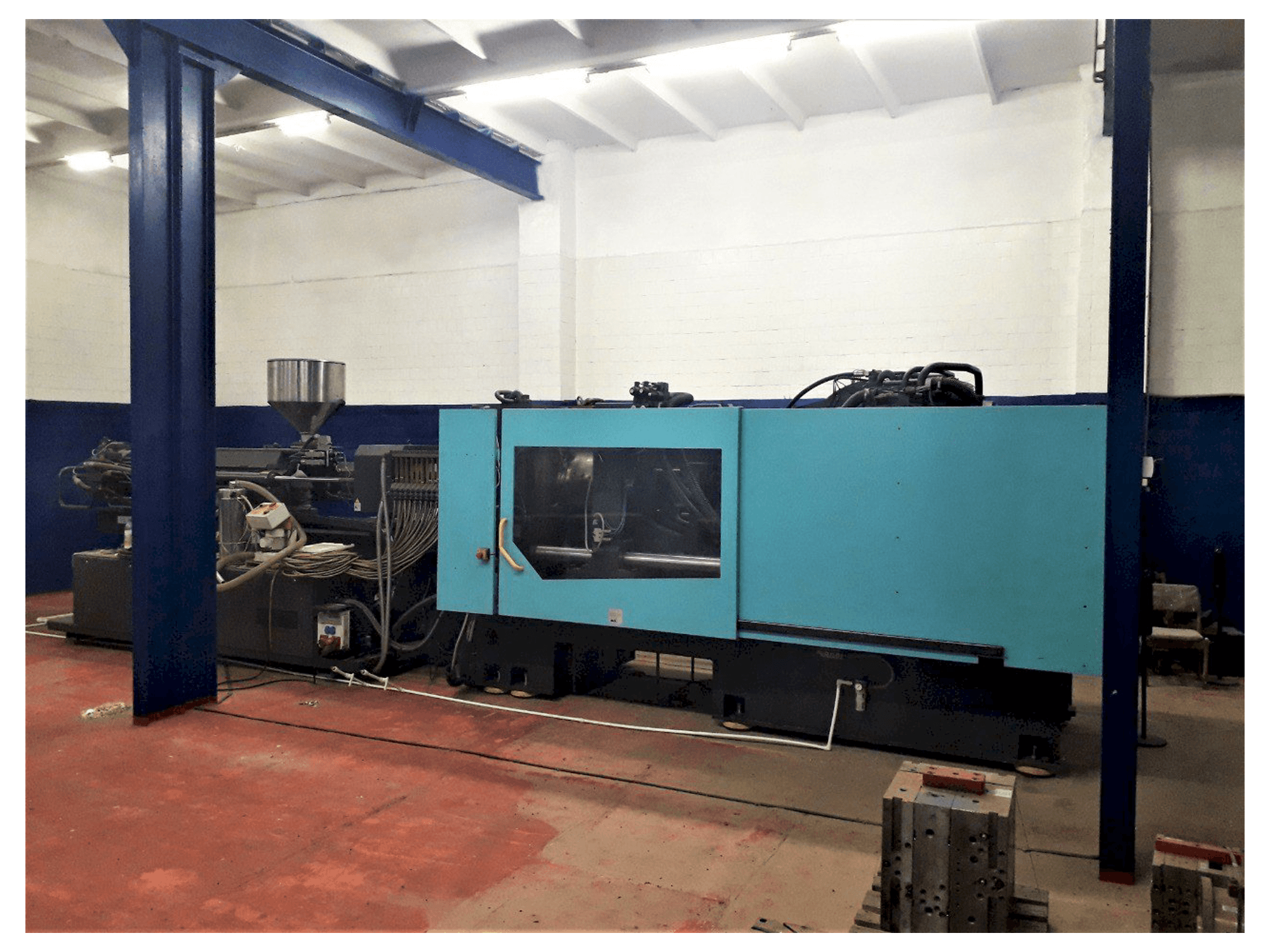 Frontansicht der DEMAG Systec Sumitomo 500/9200- 6400 Maschine