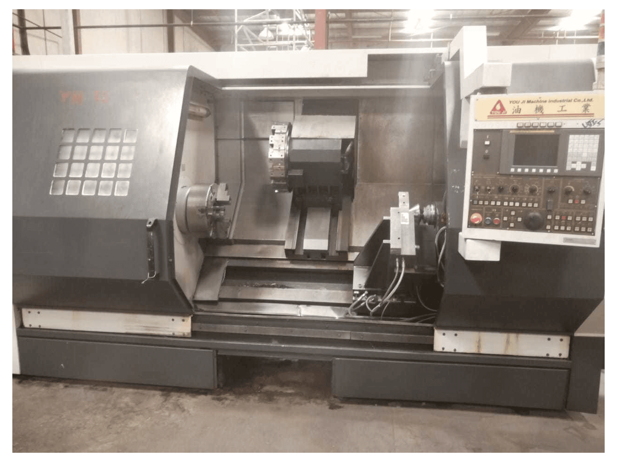 Frontansicht der YOU JI YH-36/135 Maschine