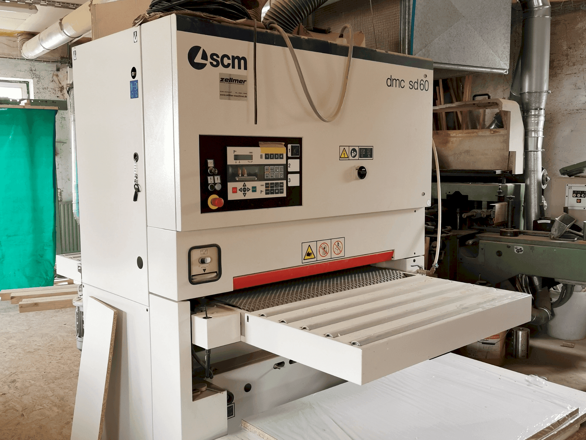 Frontansicht der SCM DMC sd60 Maschine
