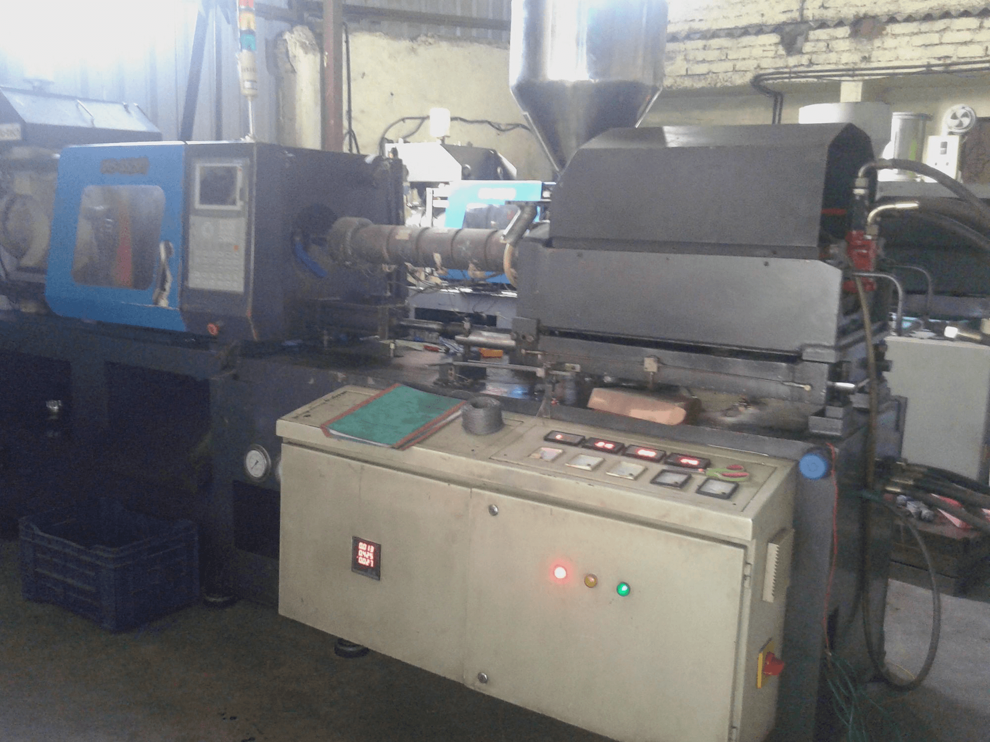 Rechte Ansicht der Flu-tech IMS 85 Maschine