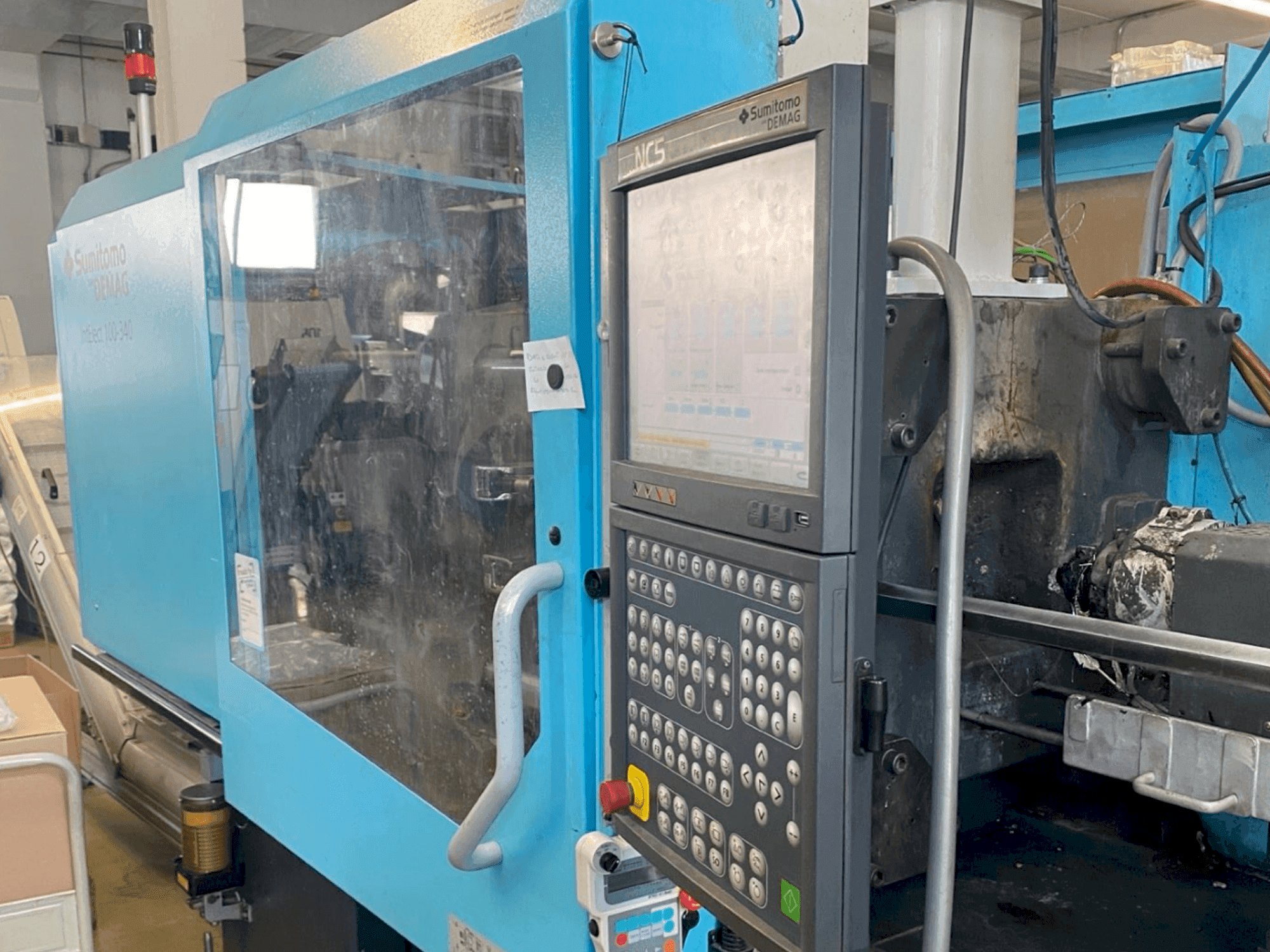 Frontansicht der DEMAG IntElect 100/470-340 Smart Maschine