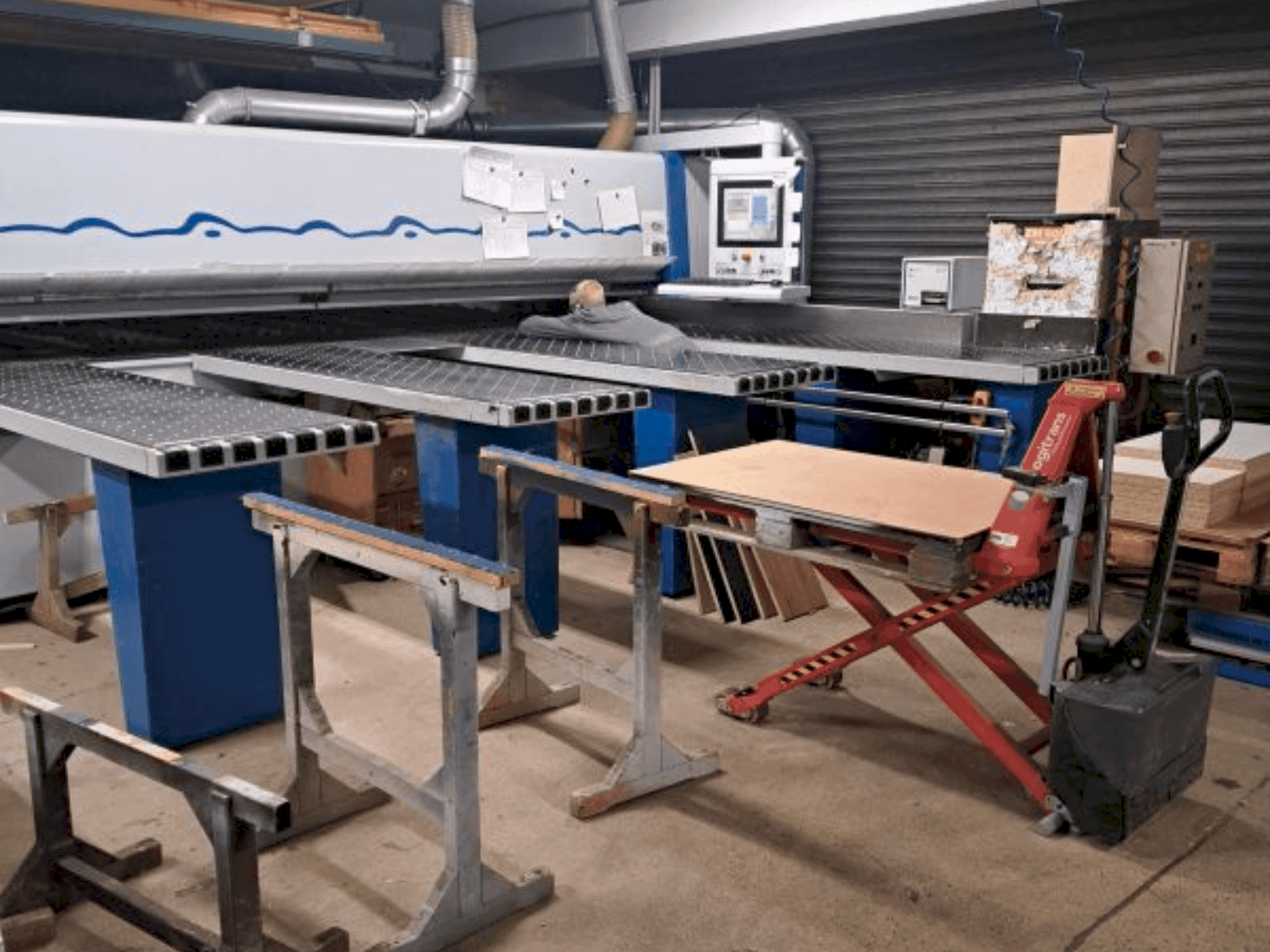 Frontansicht der HOLZMA HPL/42/22 Maschine