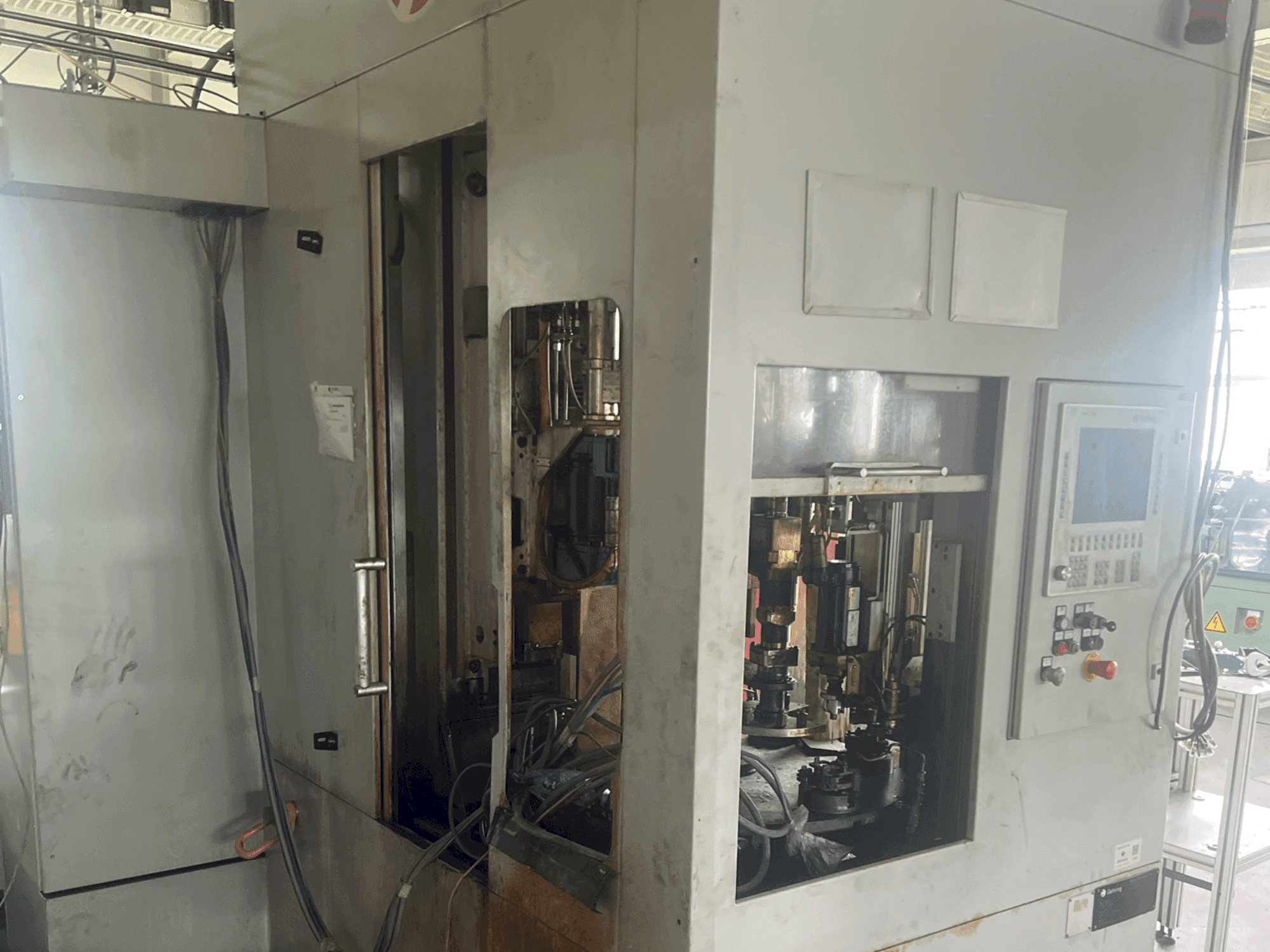 Right view of GEHRING L2-630 (2013) machine