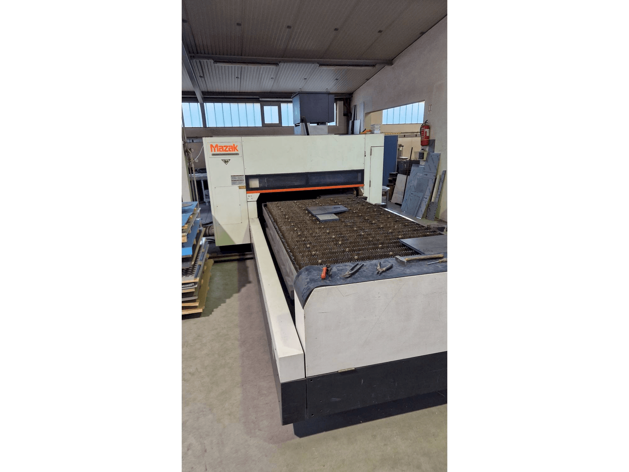 Frontansicht der Mazak Super Turbo-X510 Mk III G Maschine