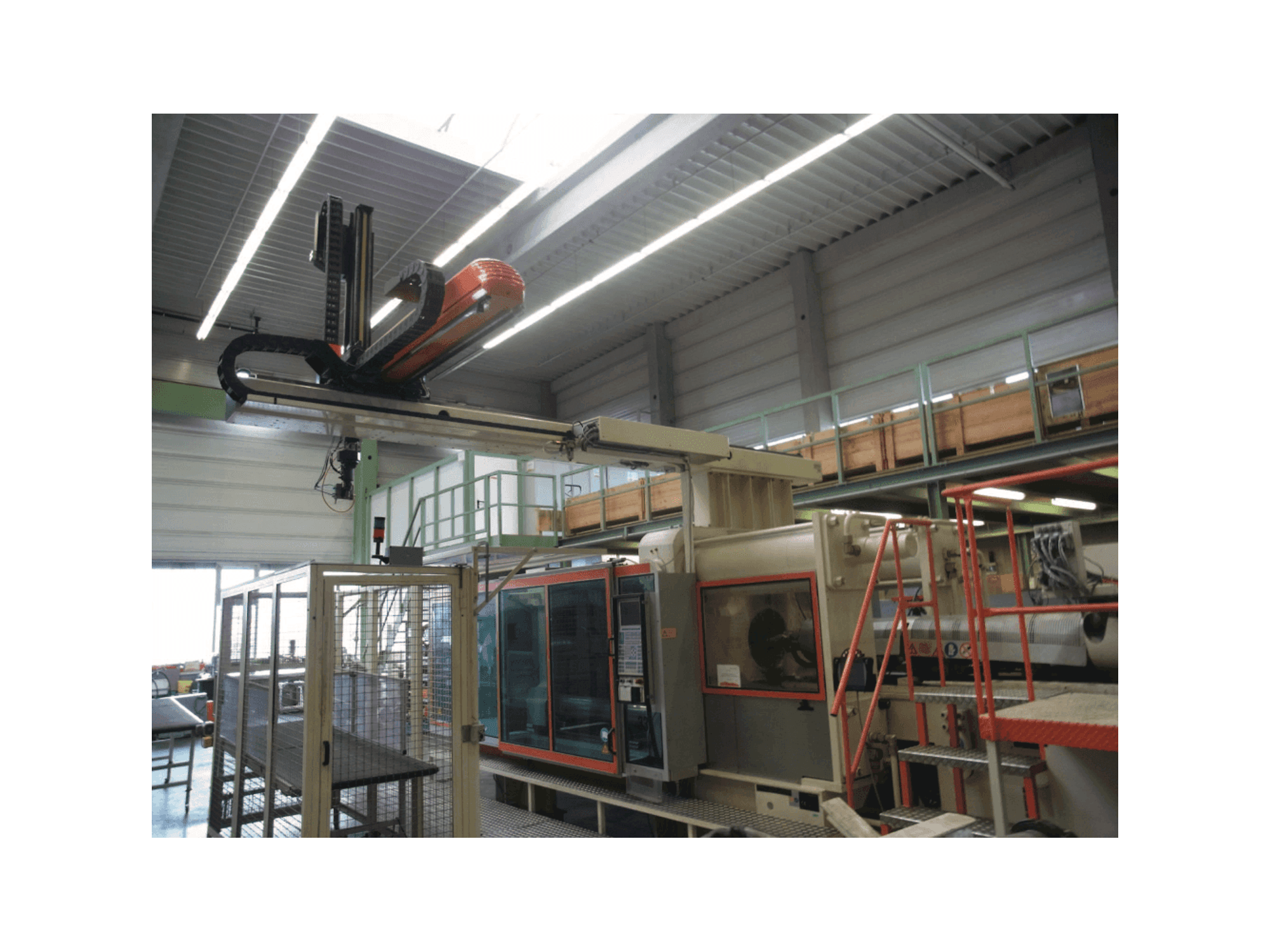 Frontansicht der Krauss Maffei 650-6100 CM Maschine