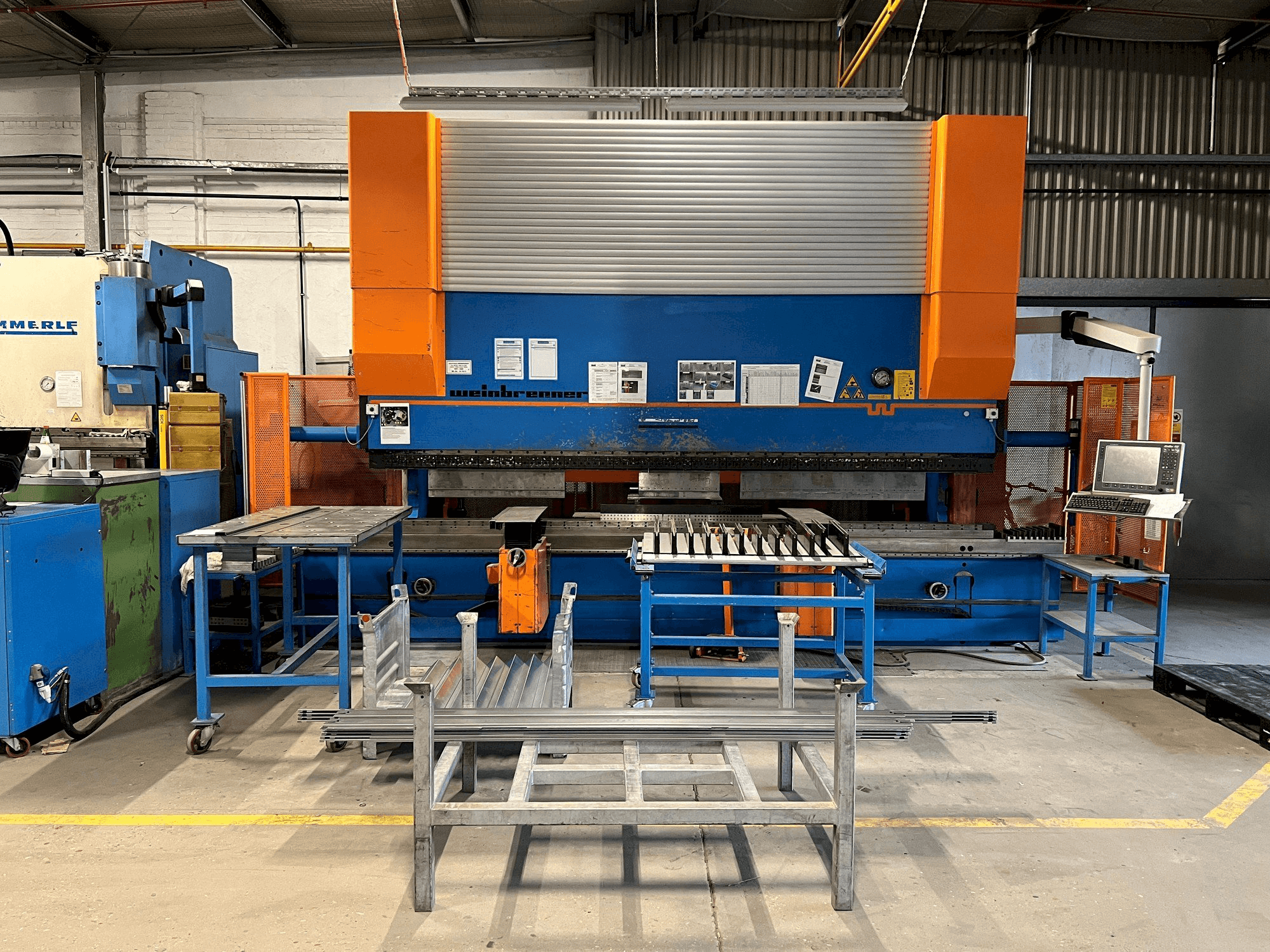 Front view of Weinbrenner GP400 machine