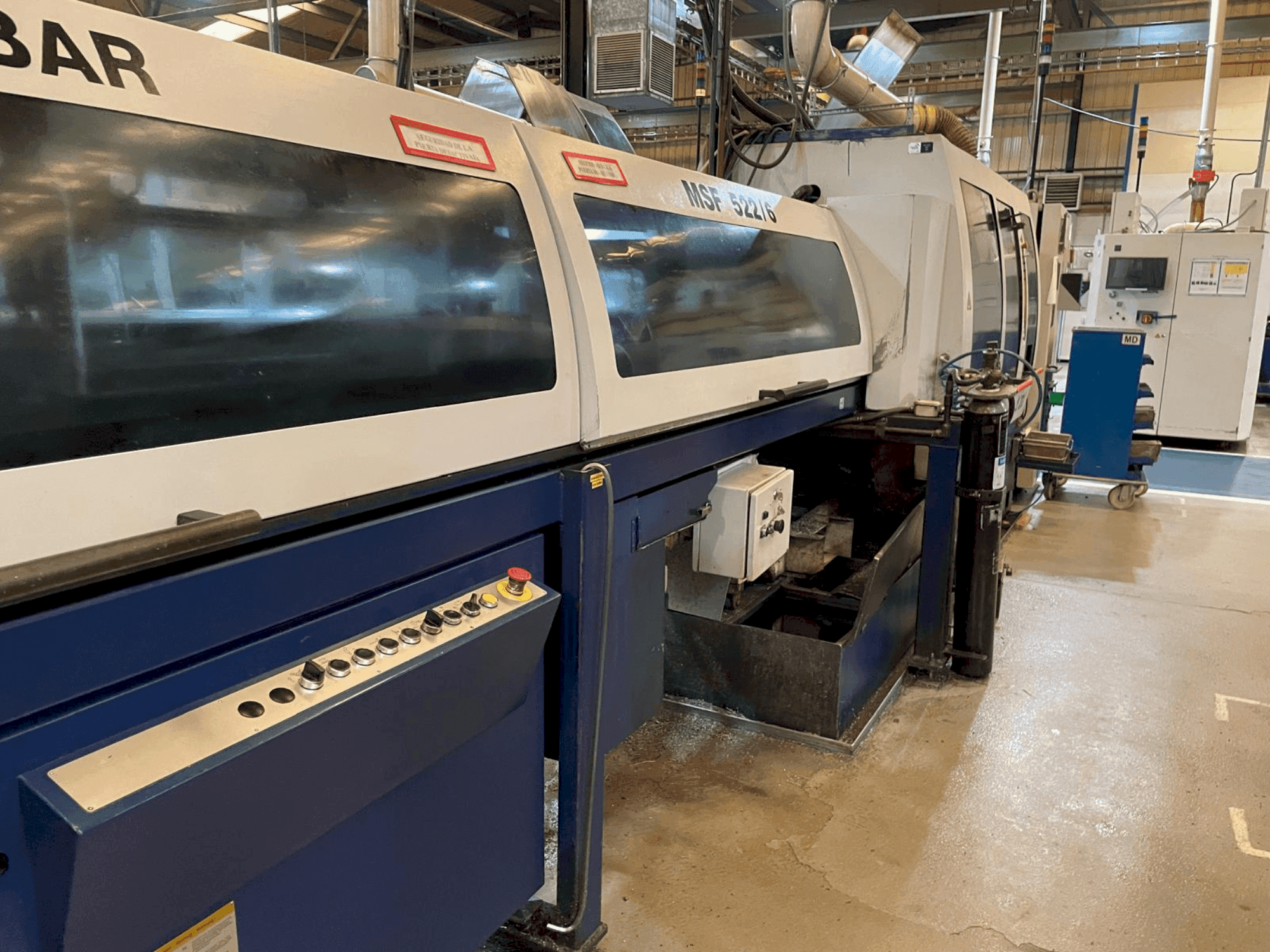 Frontansicht der Tornos-Bechler MultiDeco 26-6 (2000) Maschine