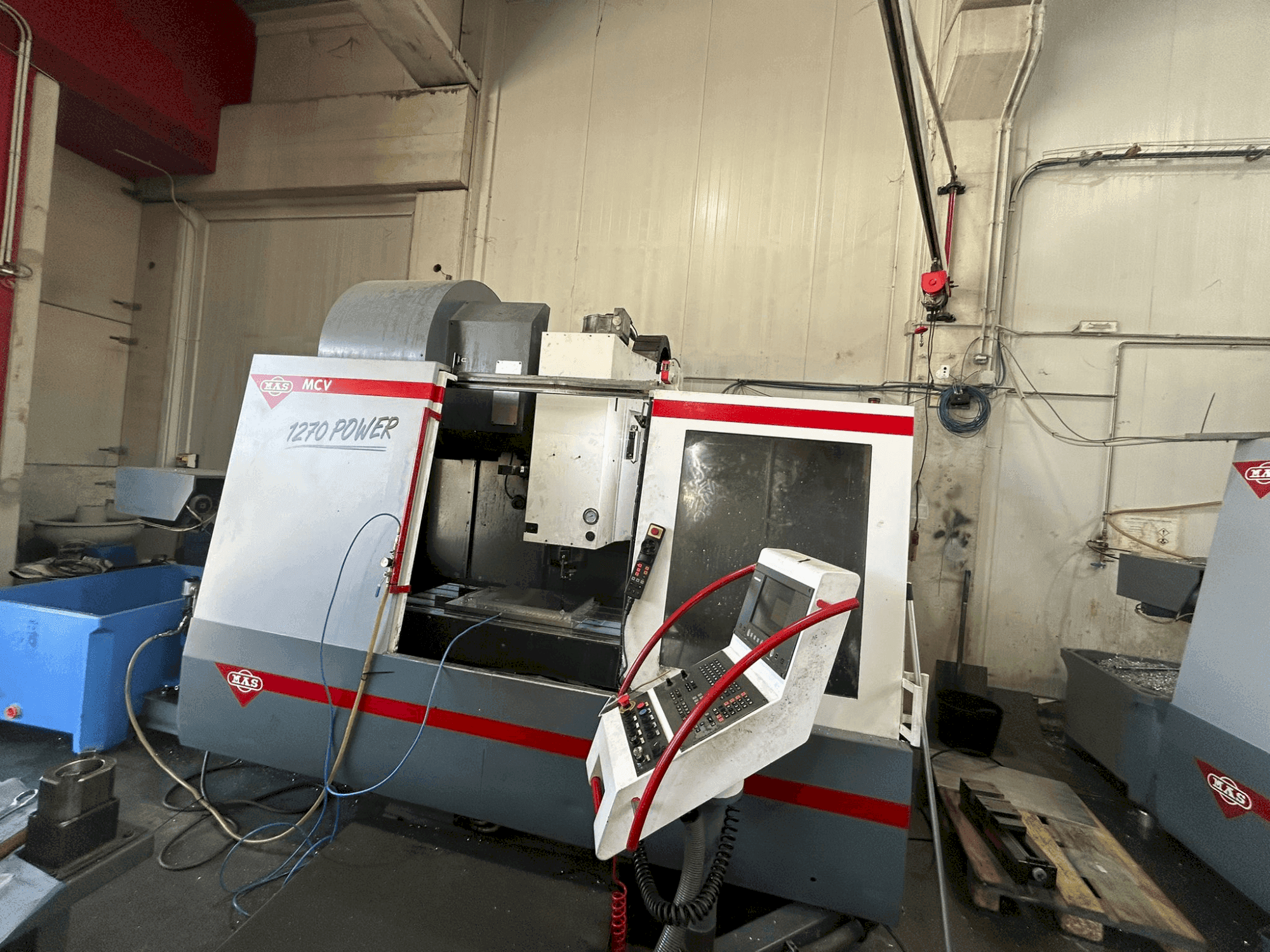 Frontansicht der KOVOSVIT MAS MCV 1270 Maschine