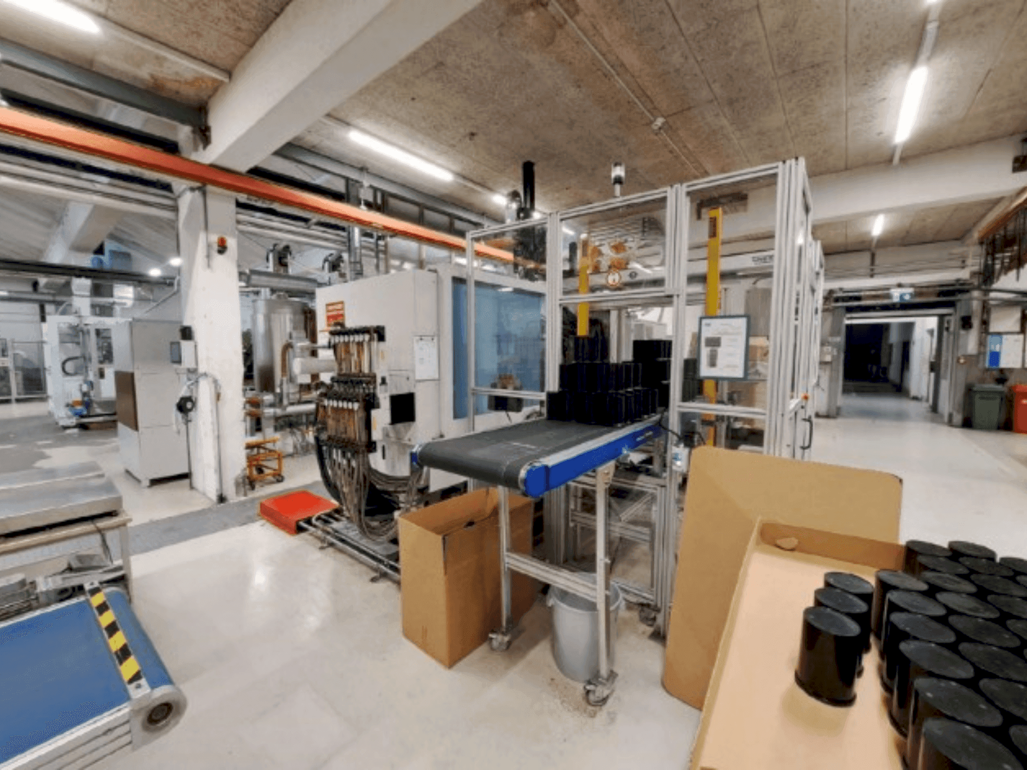 Frontansicht der WITTMANN TM Xpress 270/2250 Unilopg B6P Maschine