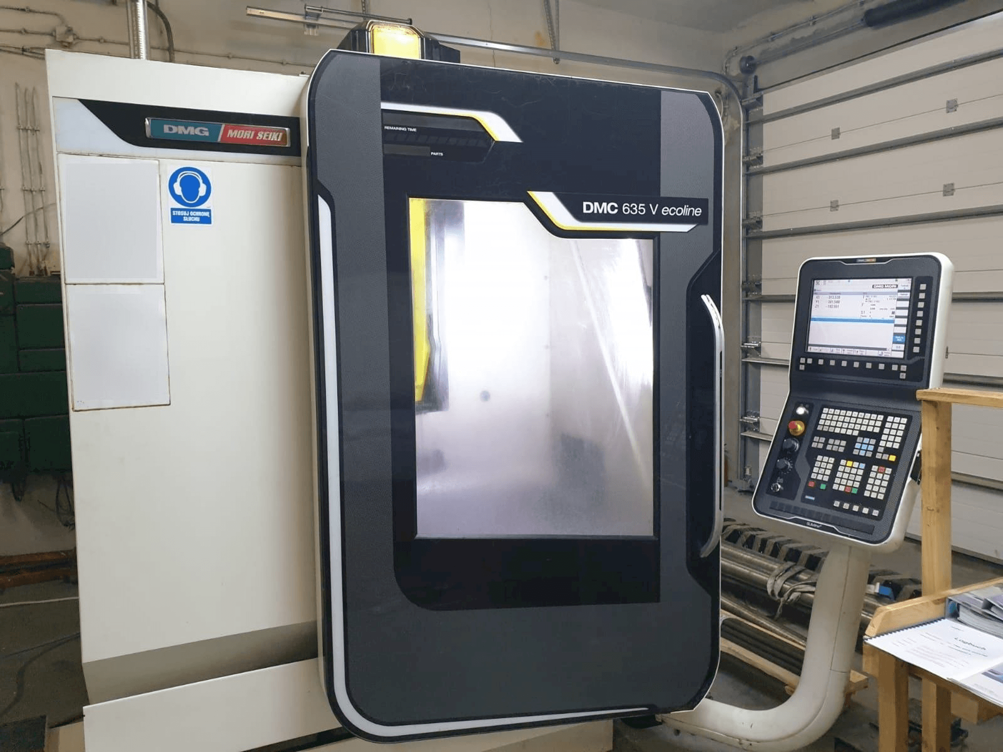 Frontansicht der DMG DMC 635 V ecoline Maschine