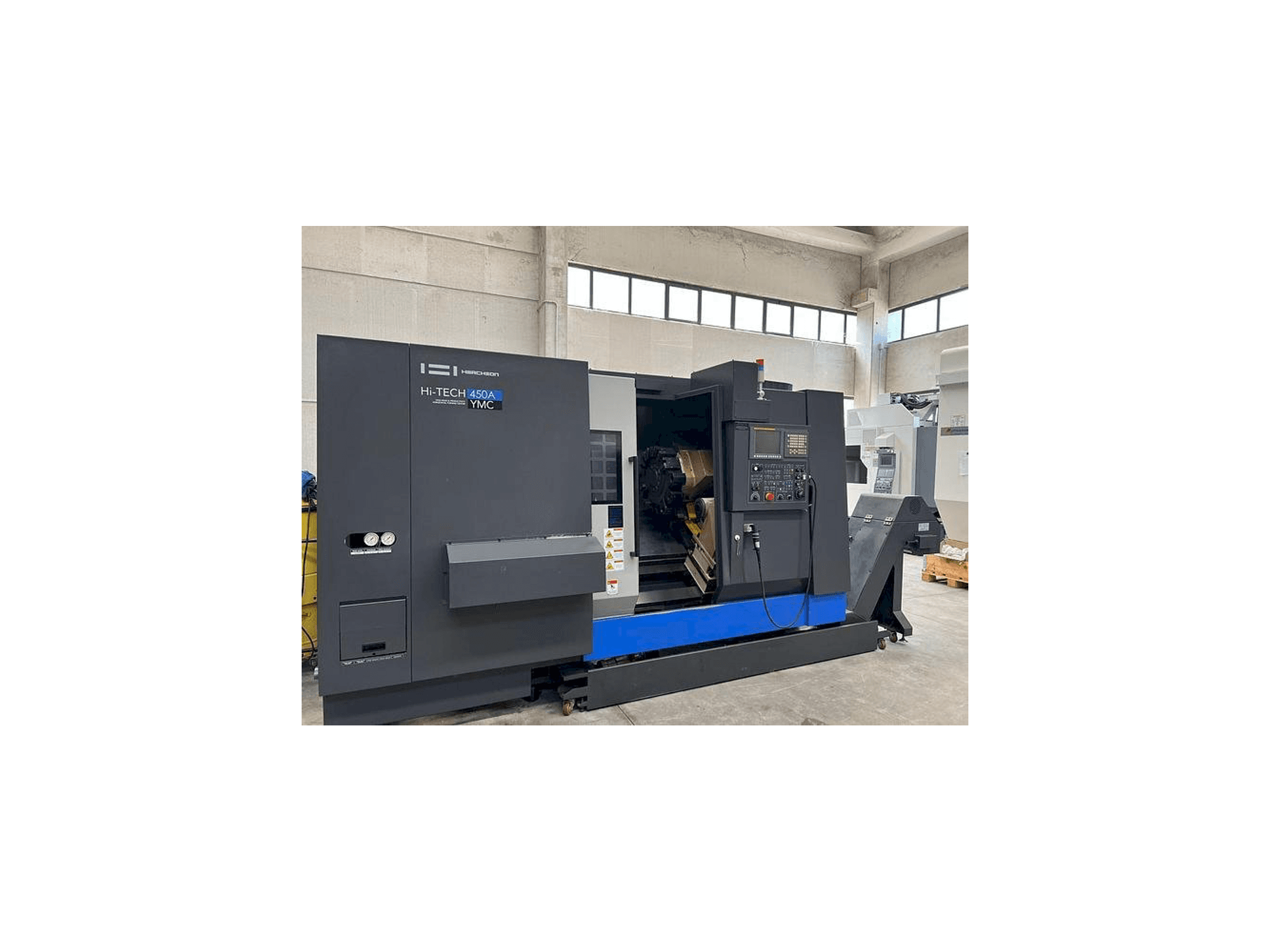 Frontansicht der HWACHEON HI-ECO 450A YMC Maschine