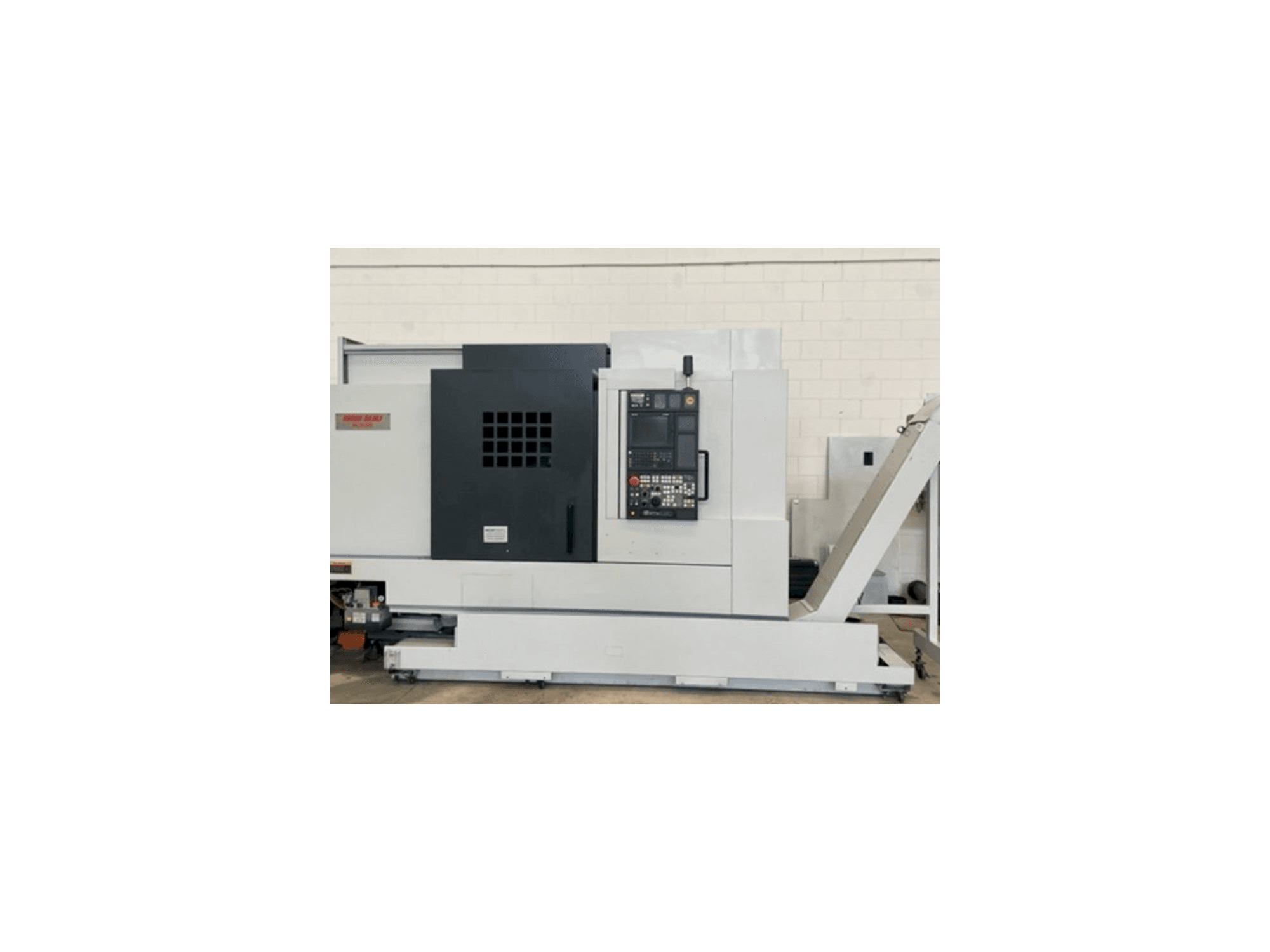 Frontansicht der MORI SEIKI NL 3000Y/700 Maschine