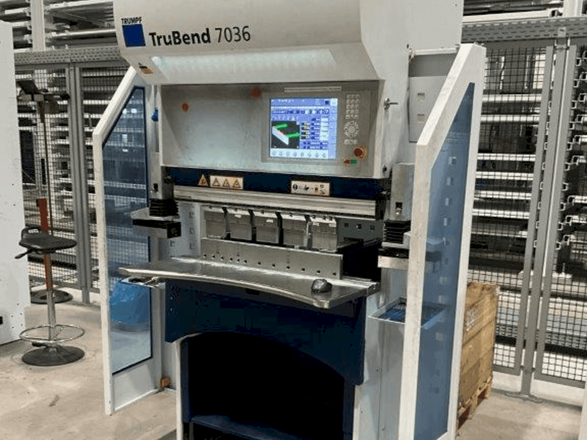 Frontansicht der TRUMPF TruBend 7036 Maschine