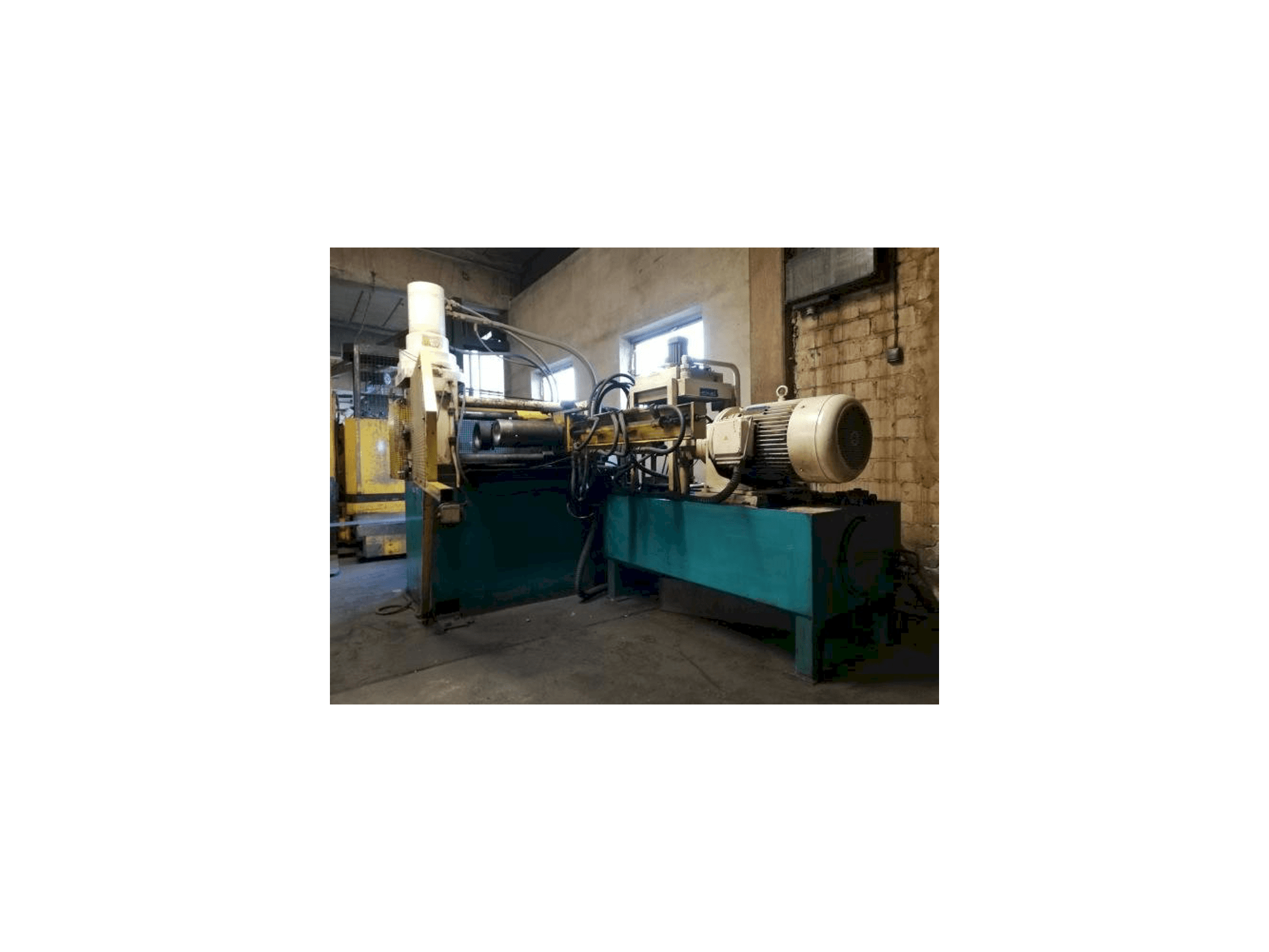 Front view of EKALE REP-40-200-3 machine