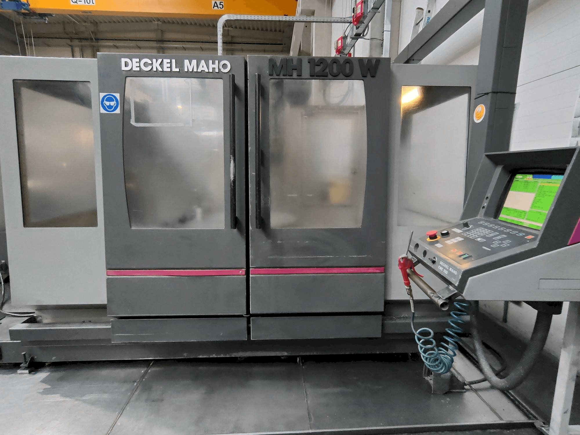 Frontansicht der Maho MH 1200W Maschine