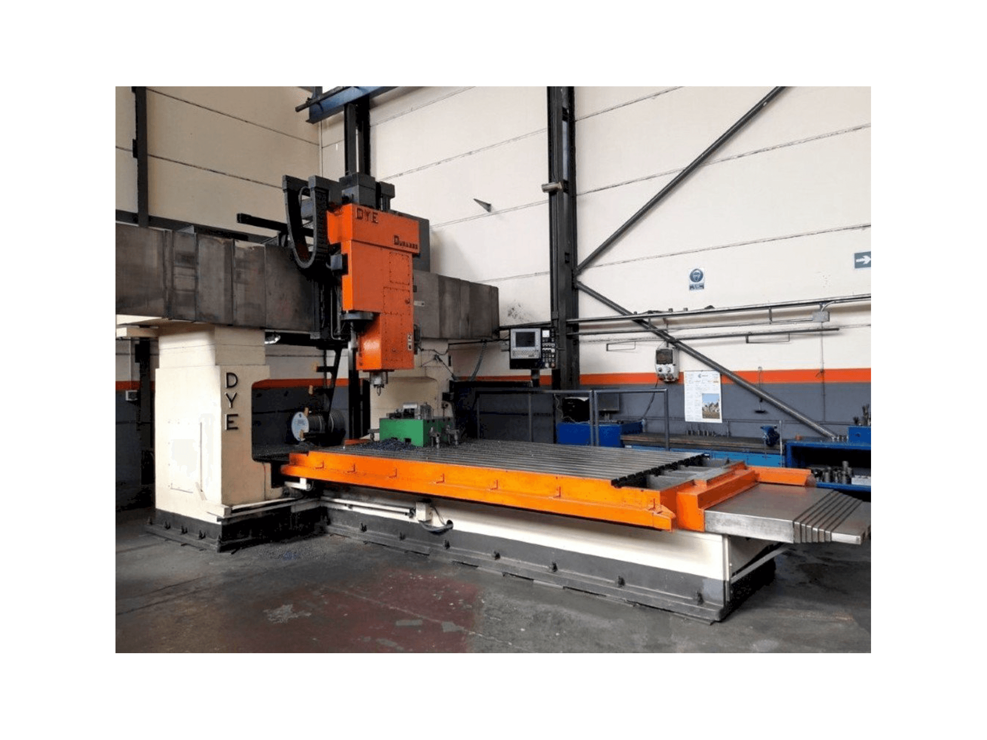 Frontansicht der DYE FB-3600 Maschine