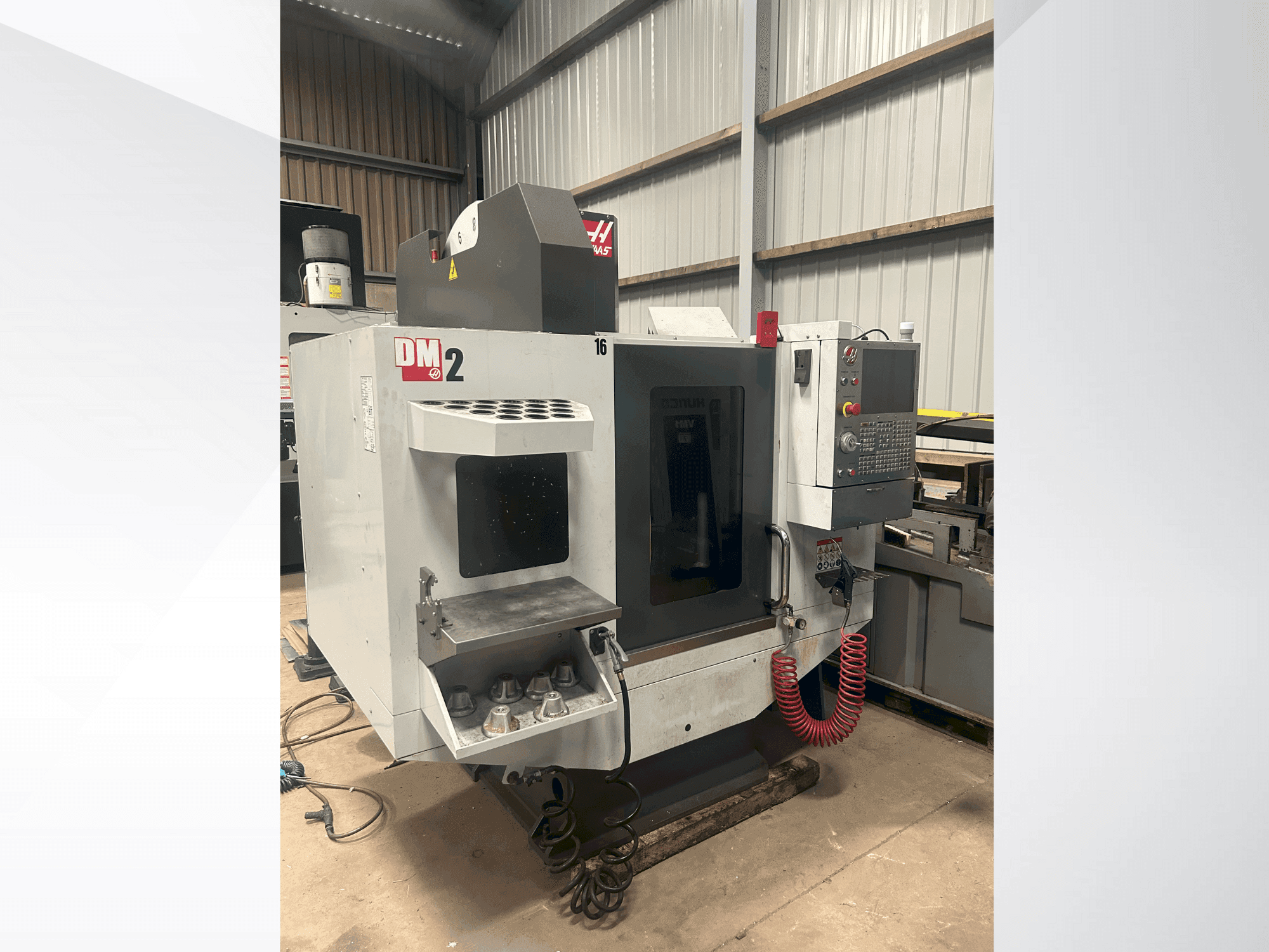 Frontansicht der HAAS DM-2 Maschine