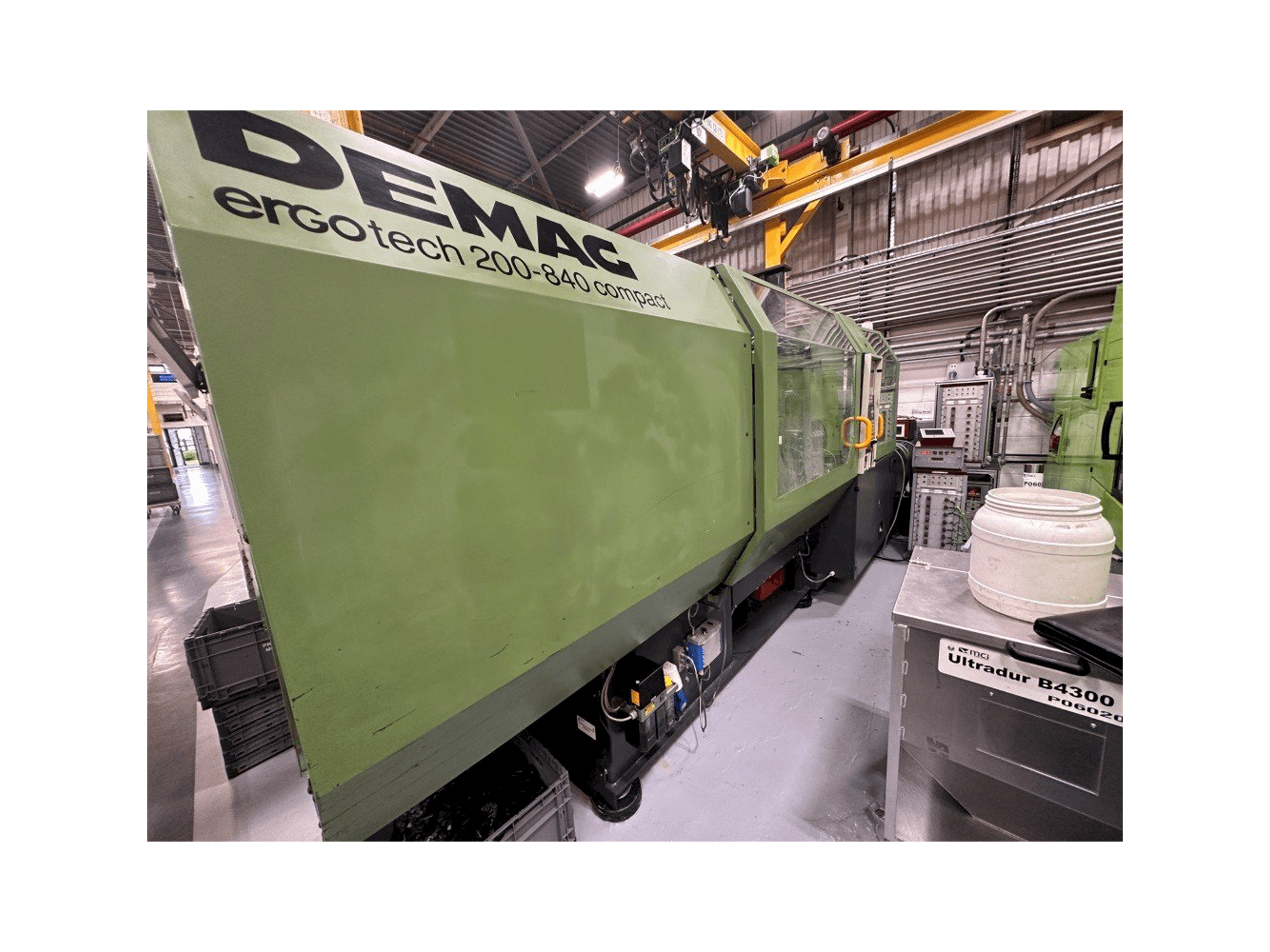 Linke Seitenansicht der DEMAG Ergotech 200-840 Compact Maschine