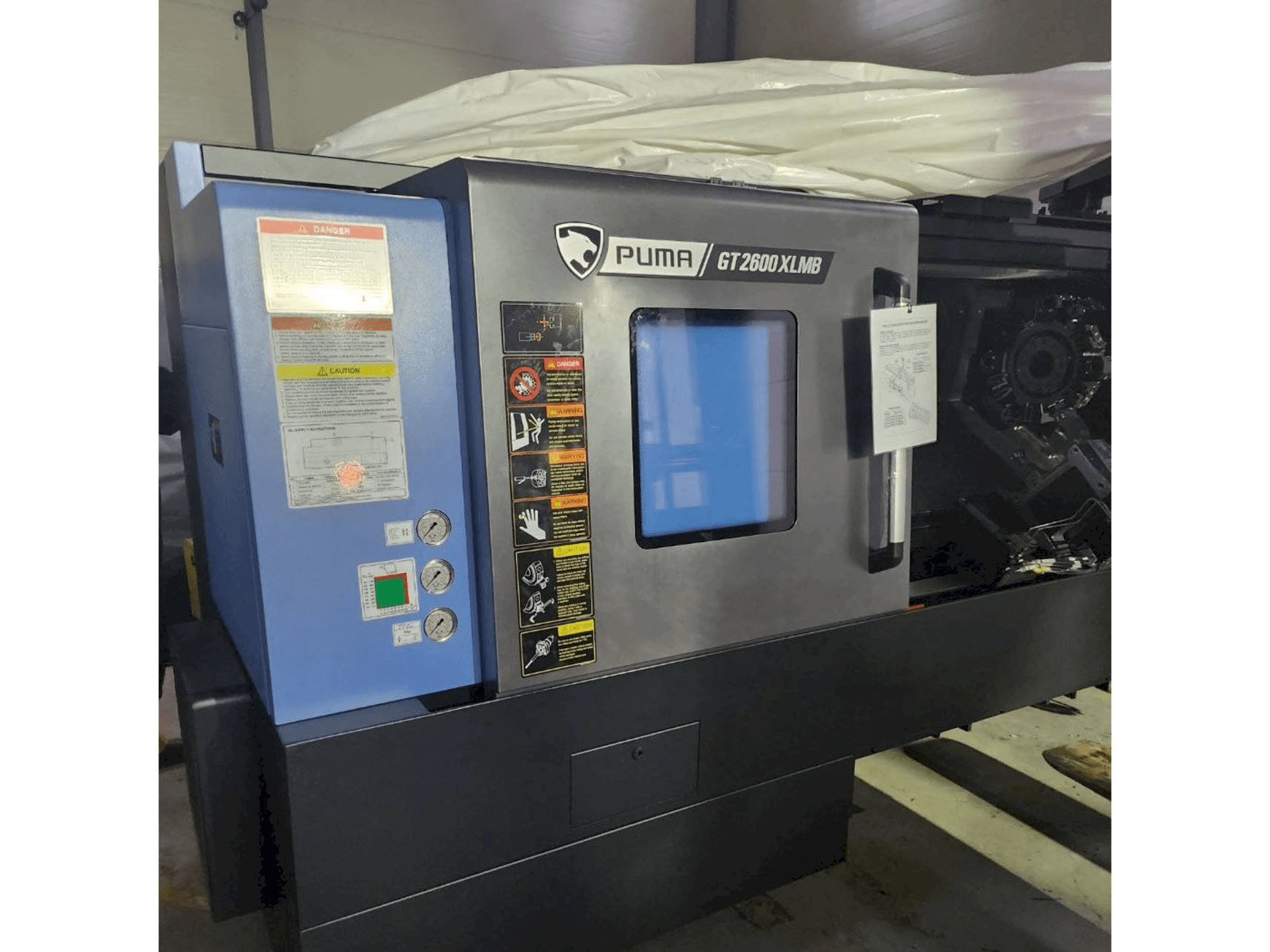 Frontansicht der DN SOLUTIONS Maschine