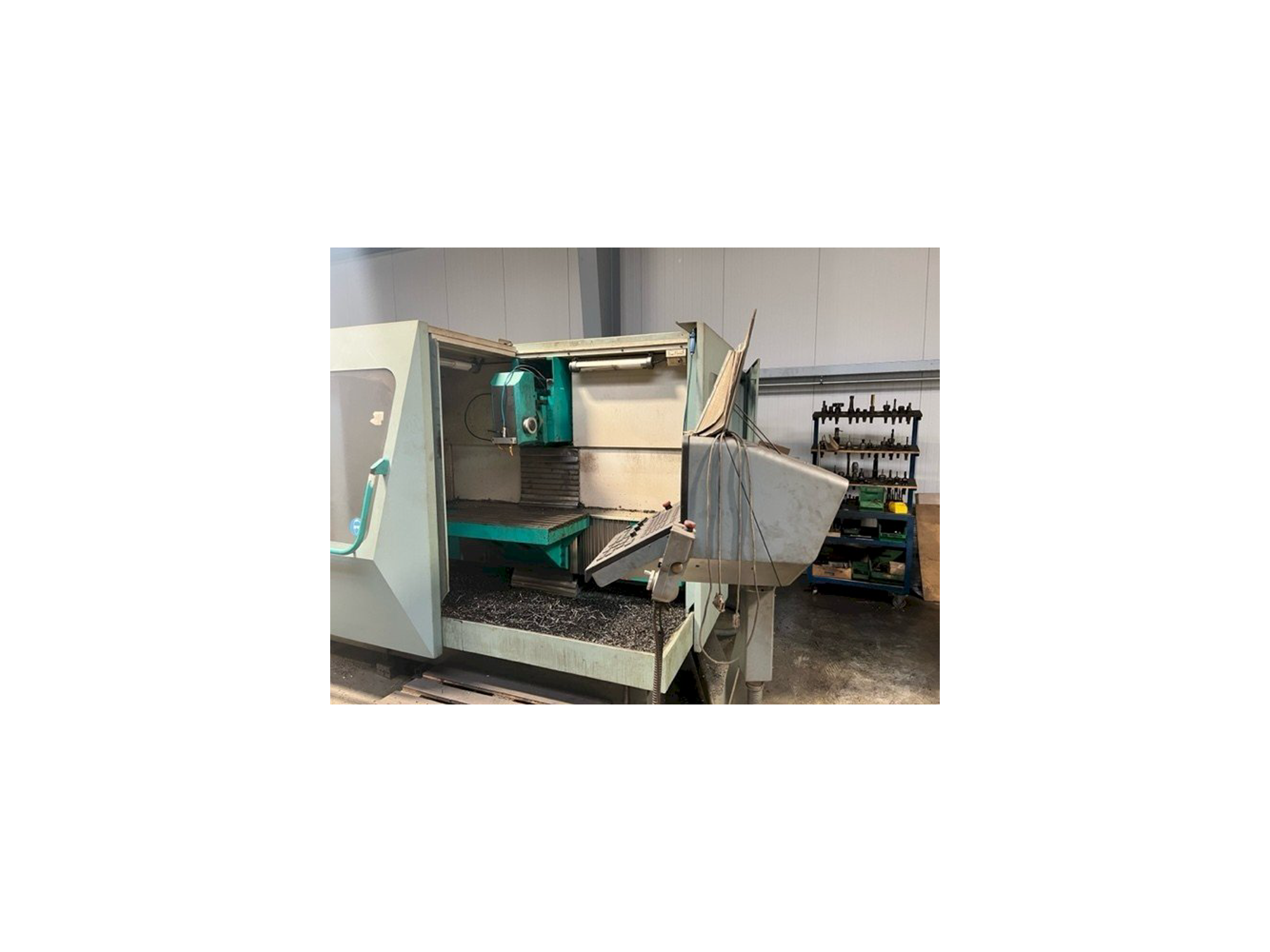 Front view of DECKEL FP 4-60 machine