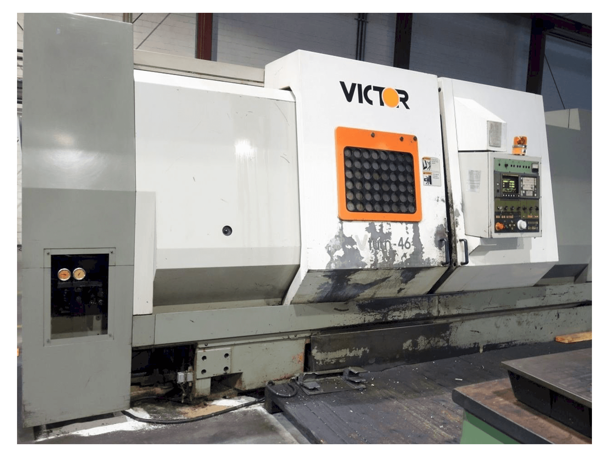 Frontansicht der Victor V Turn 46 (1997) Maschine